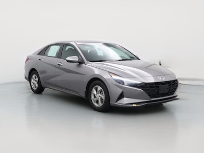 Silver 2023 Hyundai Elantra SE