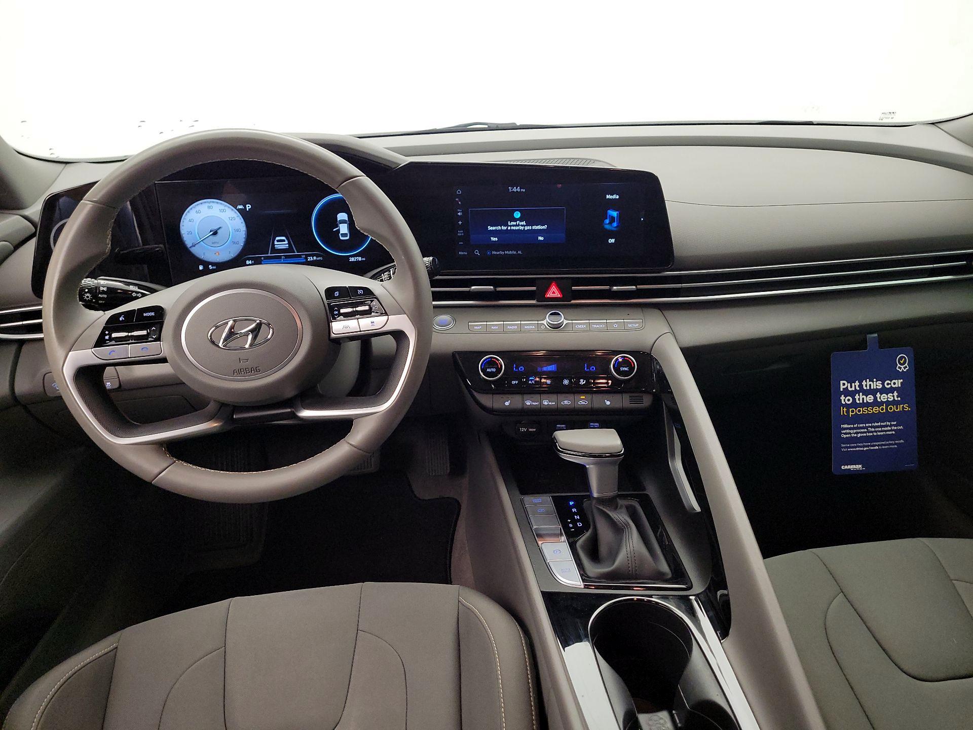 Thumbnail: 2023 Hyundai Elantra - 9