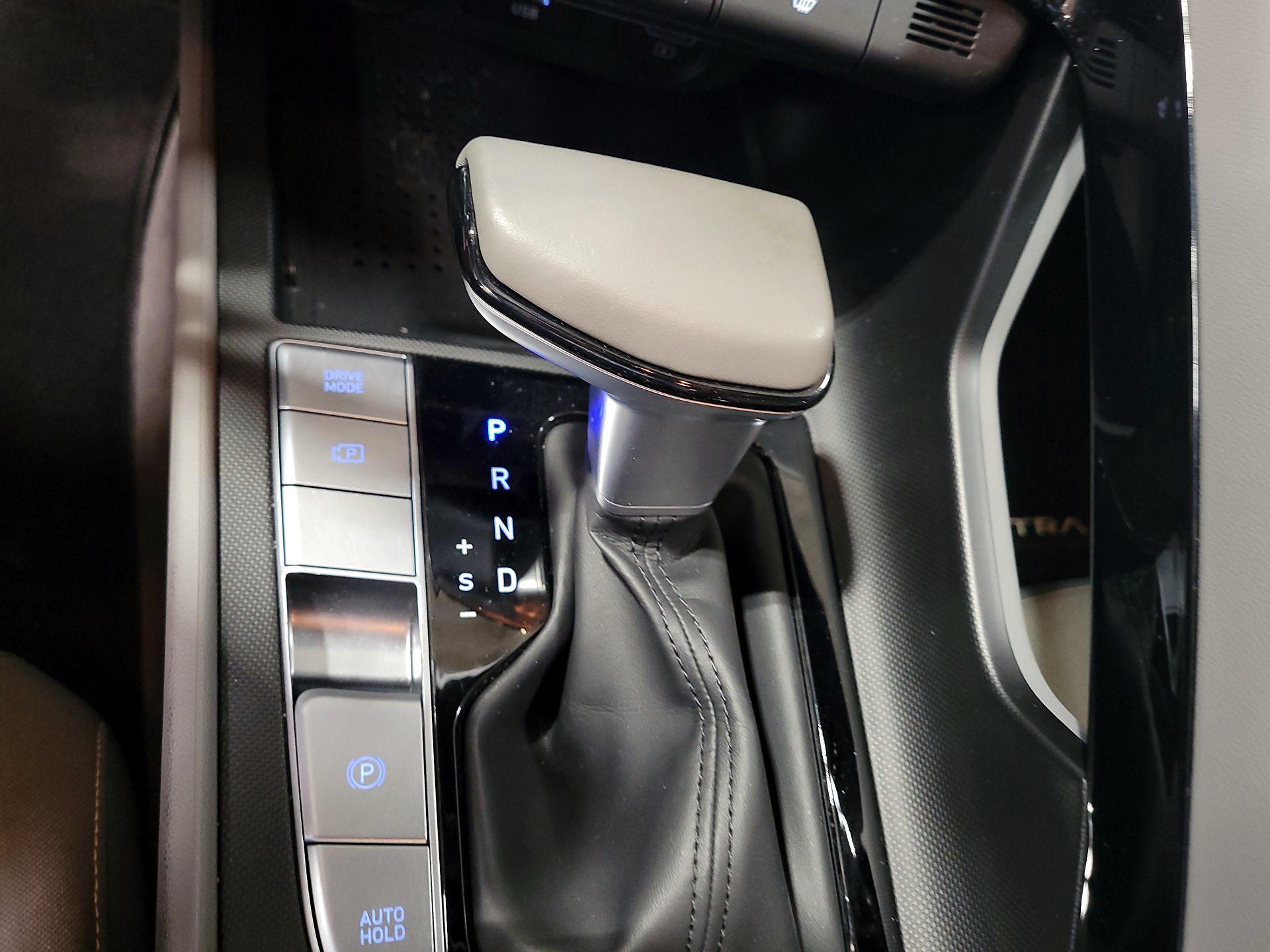 Thumbnail: 2023 Hyundai Elantra - 15