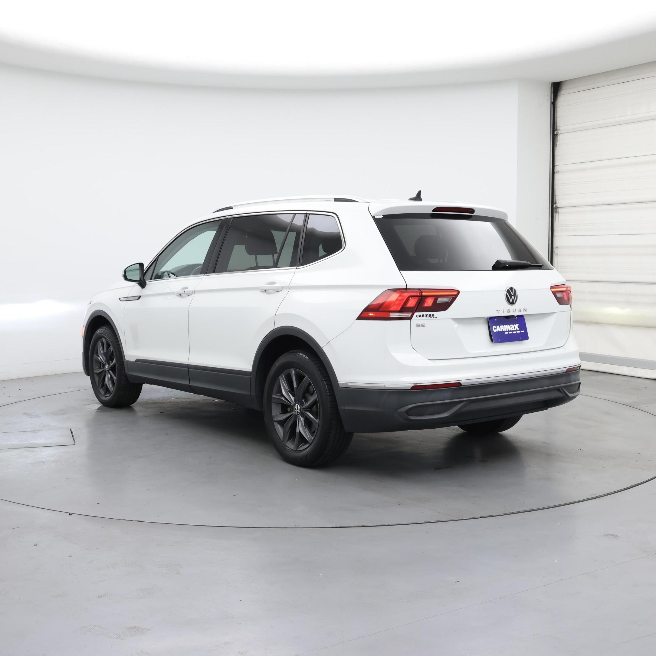 Thumbnail: 2022 Volkswagen Tiguan - 2