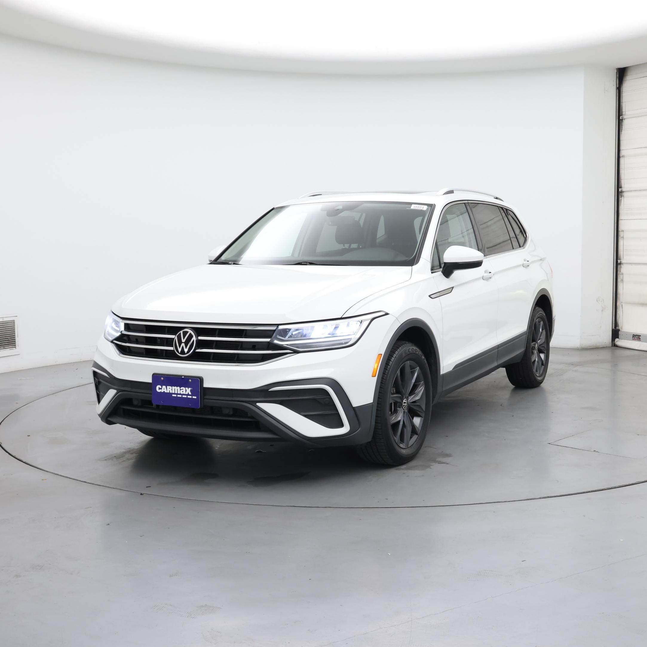 Thumbnail: 2022 Volkswagen Tiguan - 4