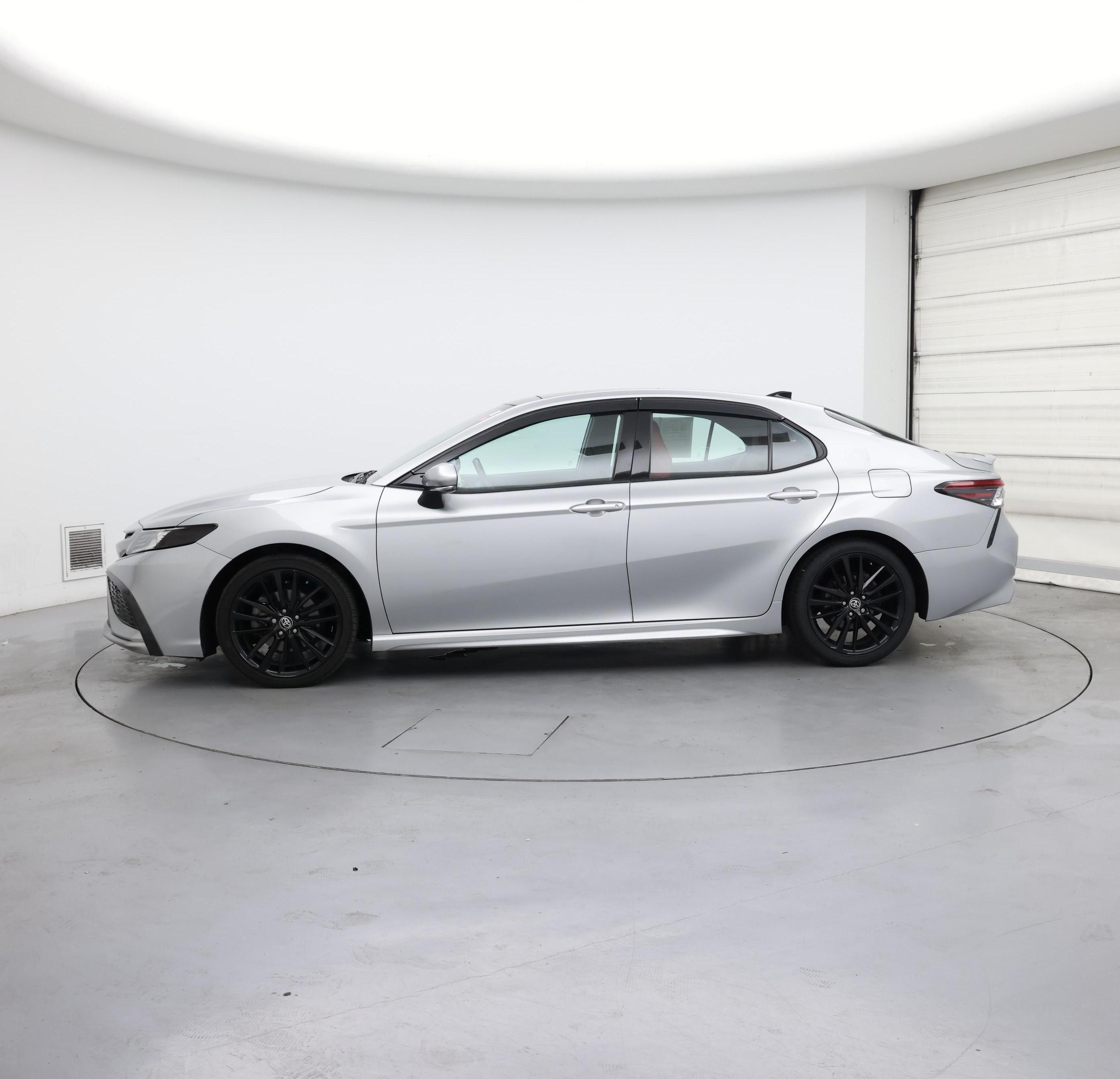 Thumbnail: 2022 Toyota Camry - 3