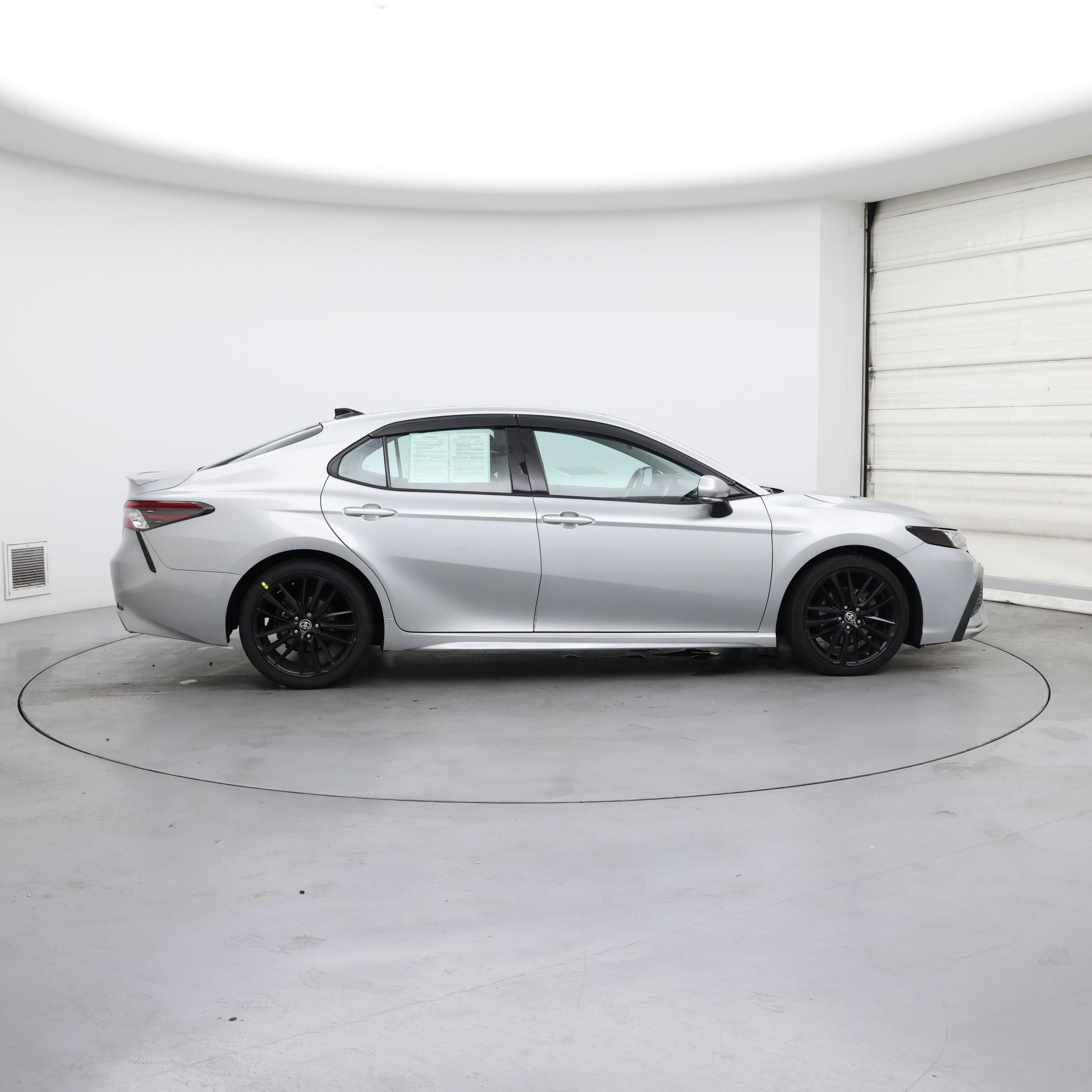 Thumbnail: 2022 Toyota Camry - 7