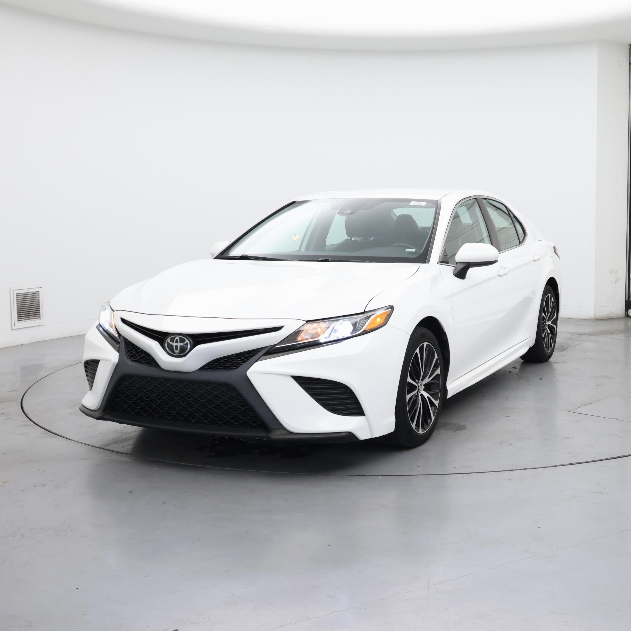 Thumbnail: 2020 Toyota Camry - 4