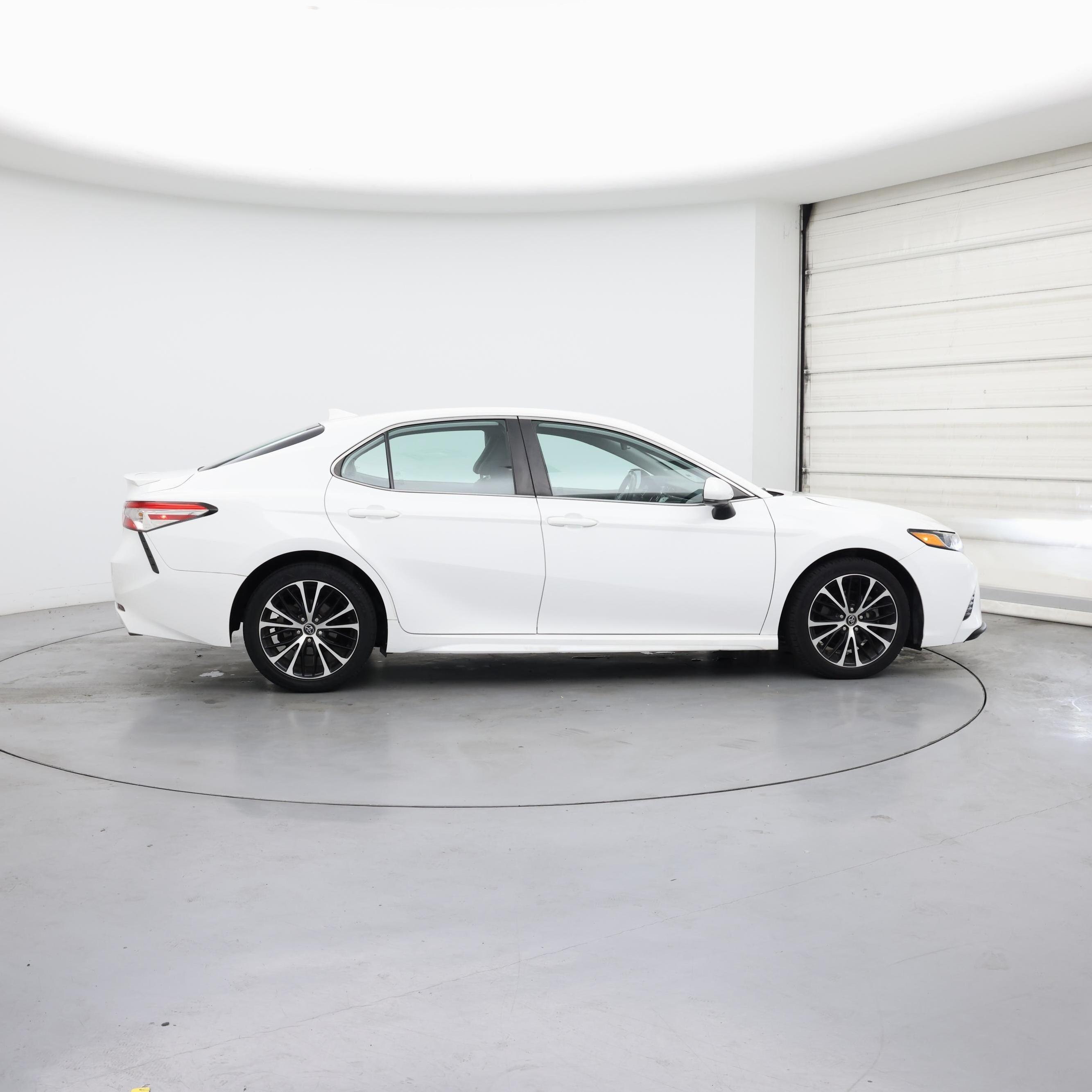 Thumbnail: 2020 Toyota Camry - 7