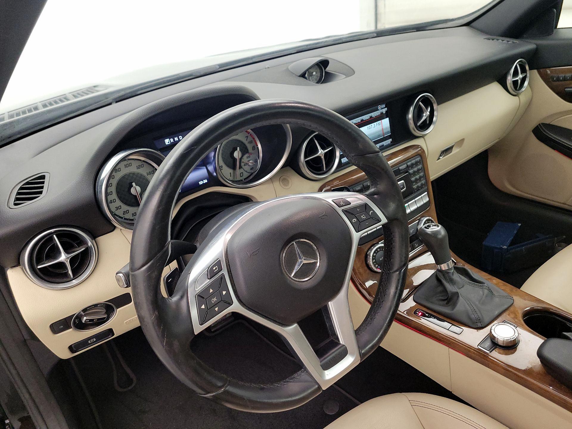 Thumbnail: 2016 Mercedes-Benz SLK - 9