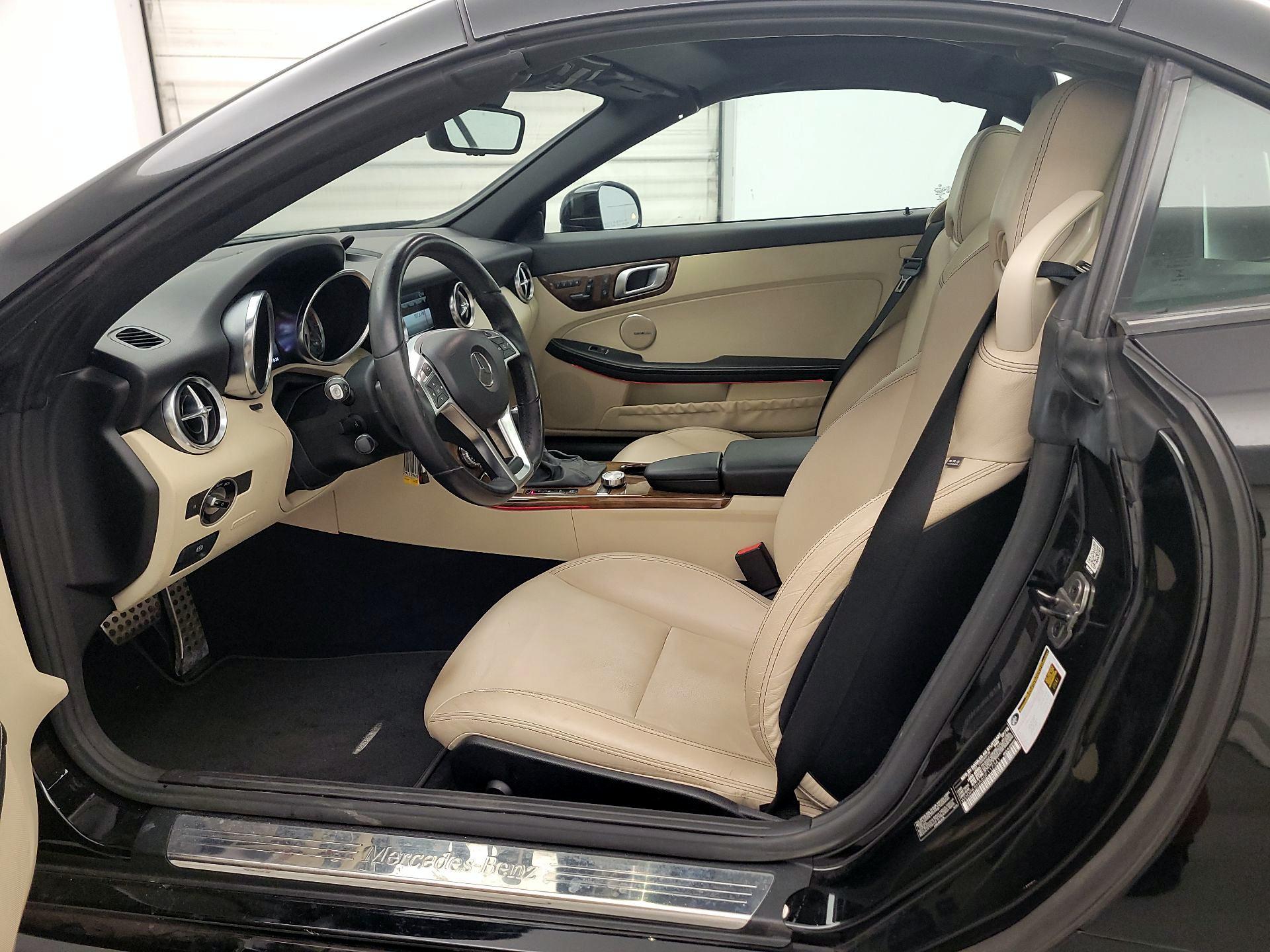 Thumbnail: 2016 Mercedes-Benz SLK - 11
