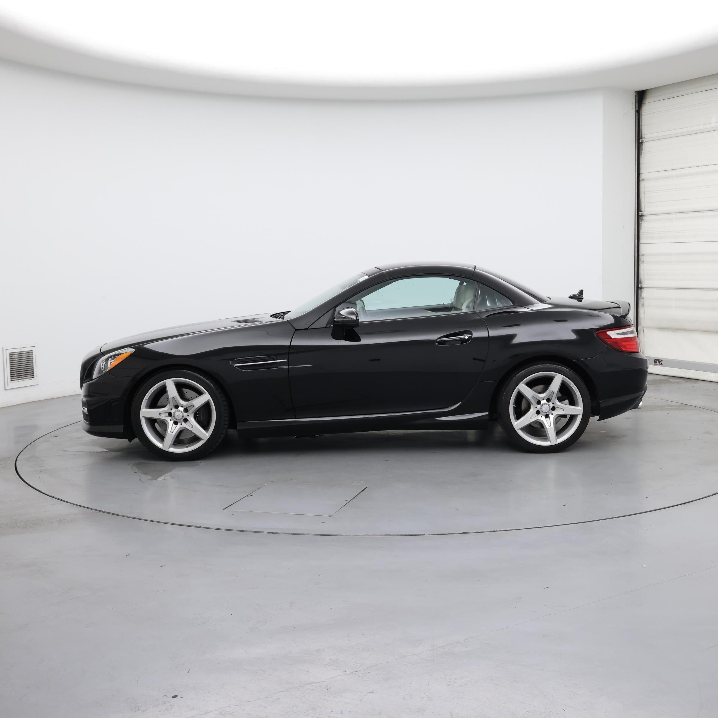 Thumbnail: 2016 Mercedes-Benz SLK - 3
