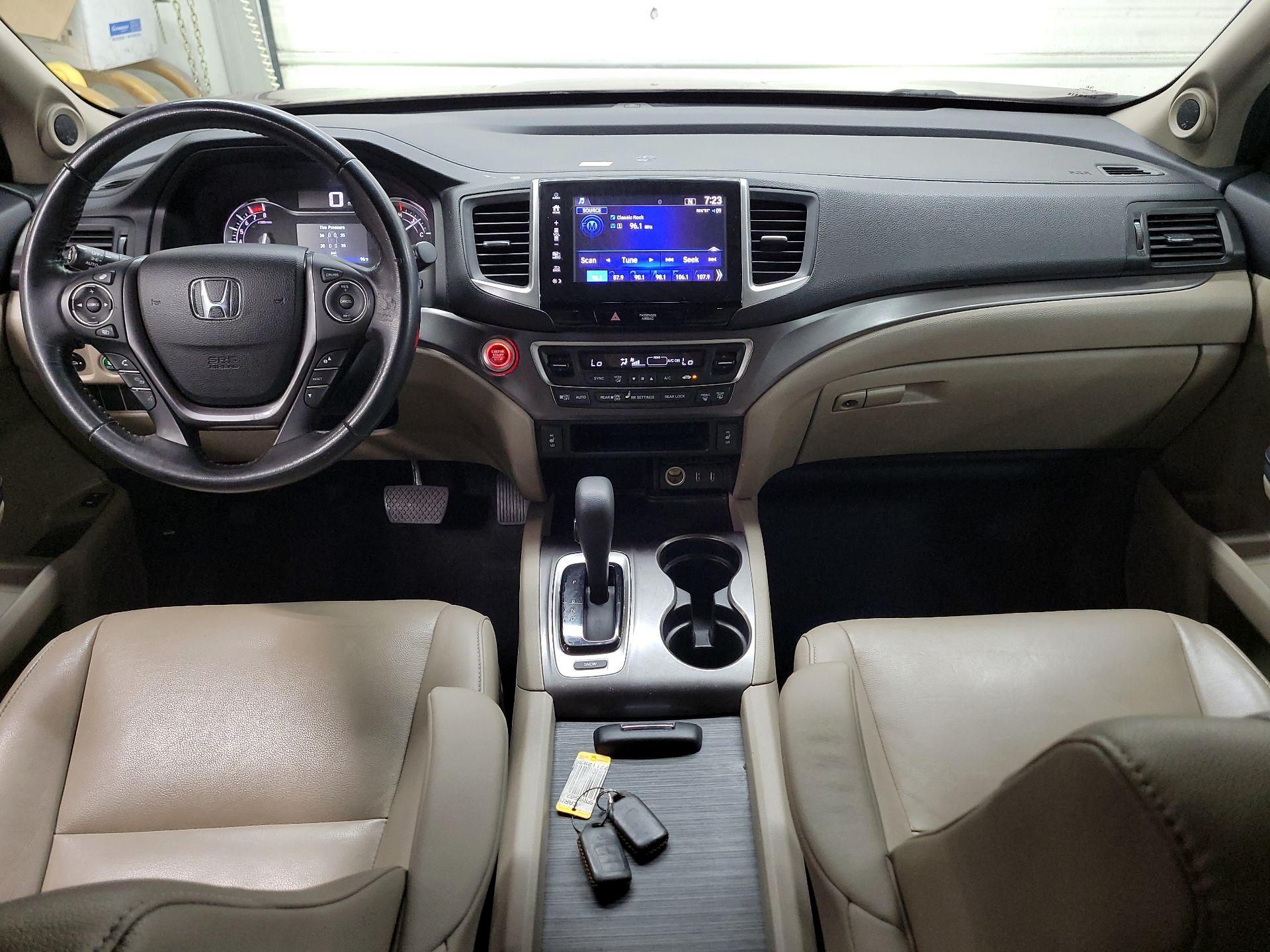 Thumbnail: 2018 Honda Pilot - 9