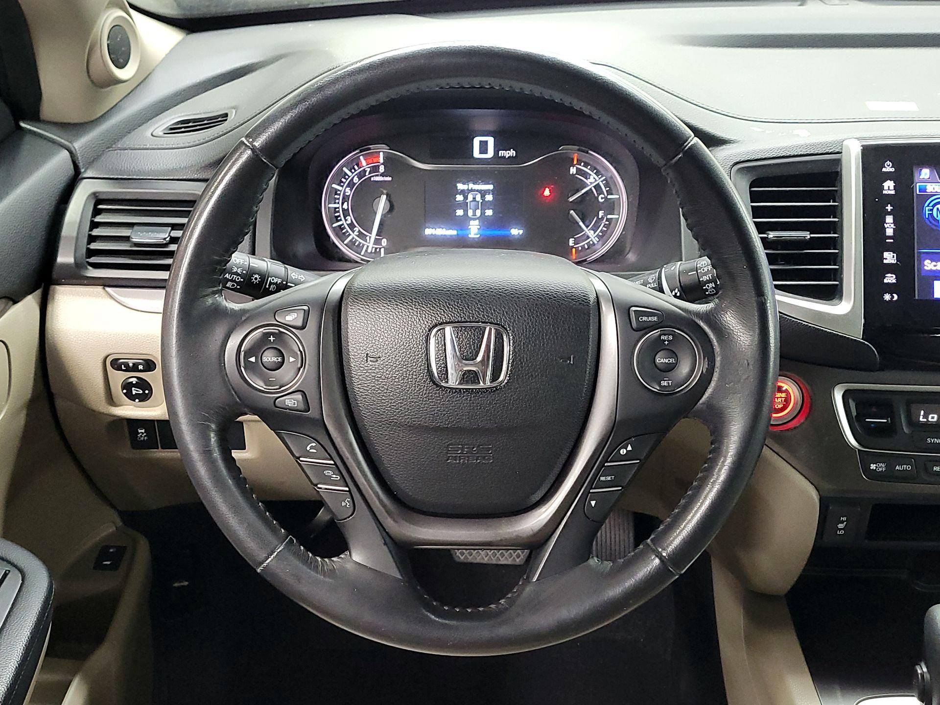 Thumbnail: 2018 Honda Pilot - 10