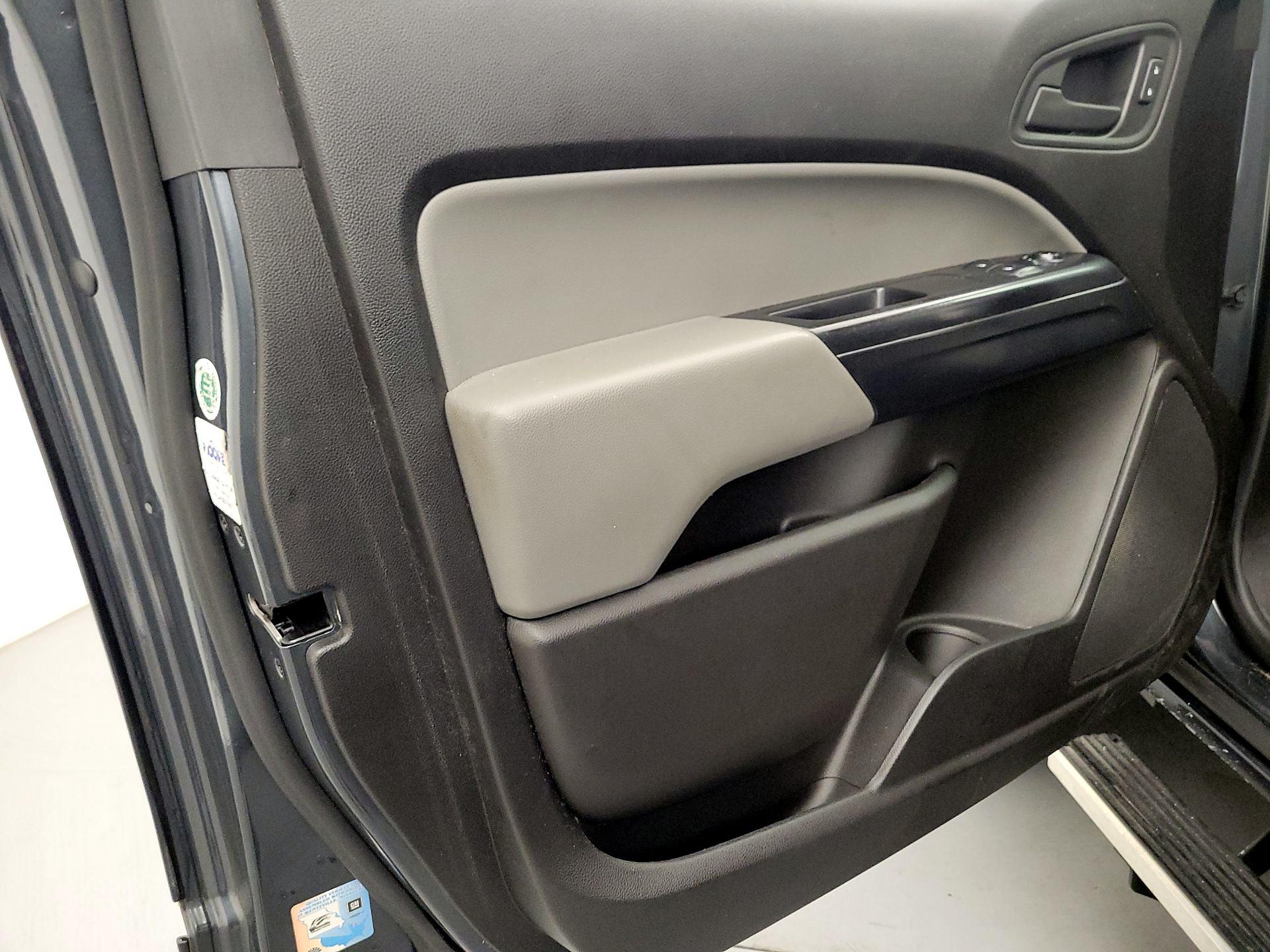 Thumbnail: 2017 Chevrolet Colorado - 12