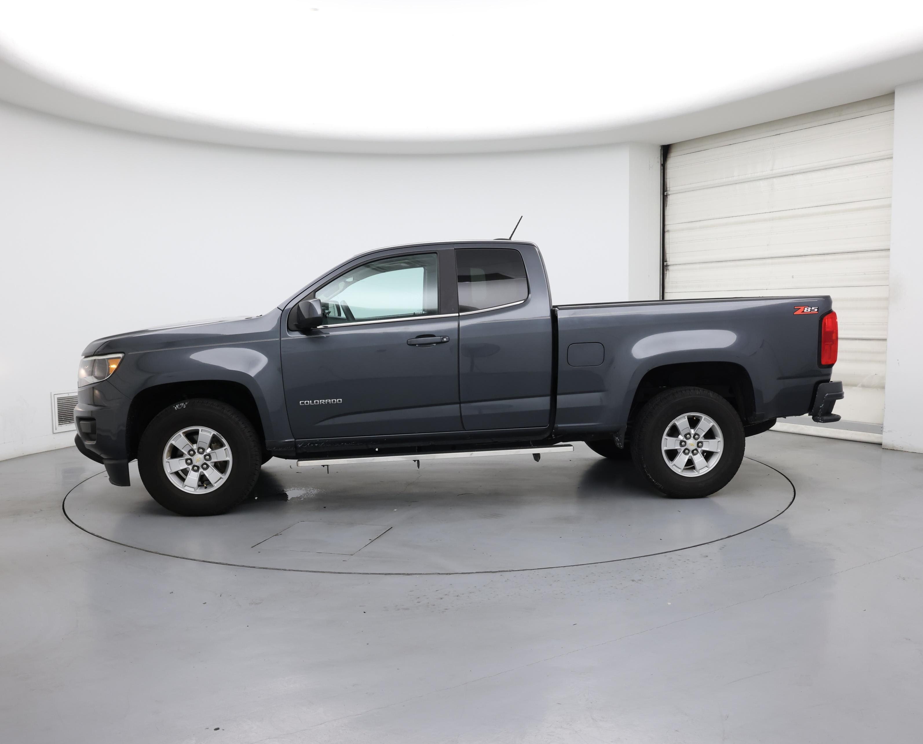 Thumbnail: 2017 Chevrolet Colorado - 3