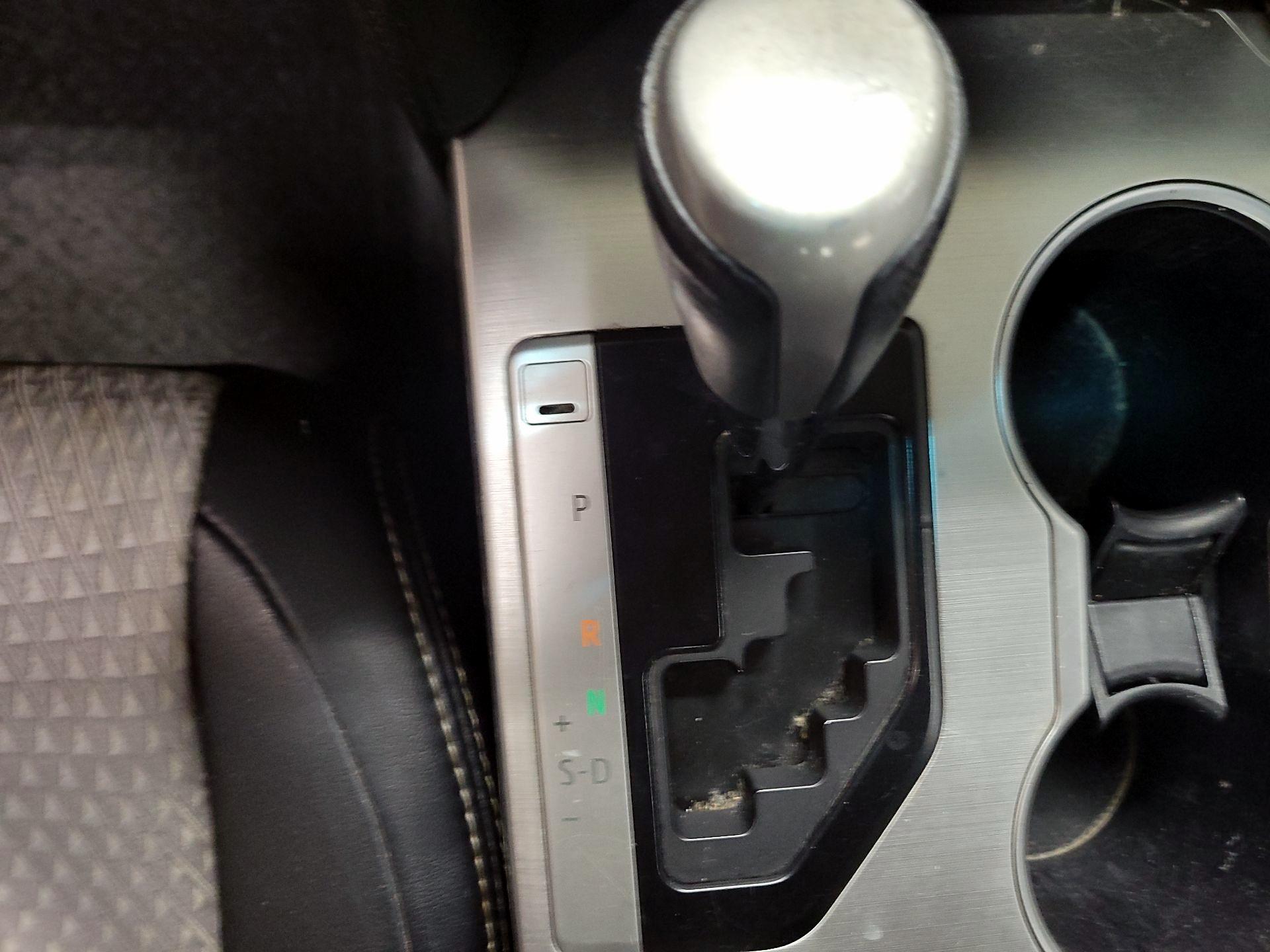 Thumbnail: 2014 Toyota Camry - 16