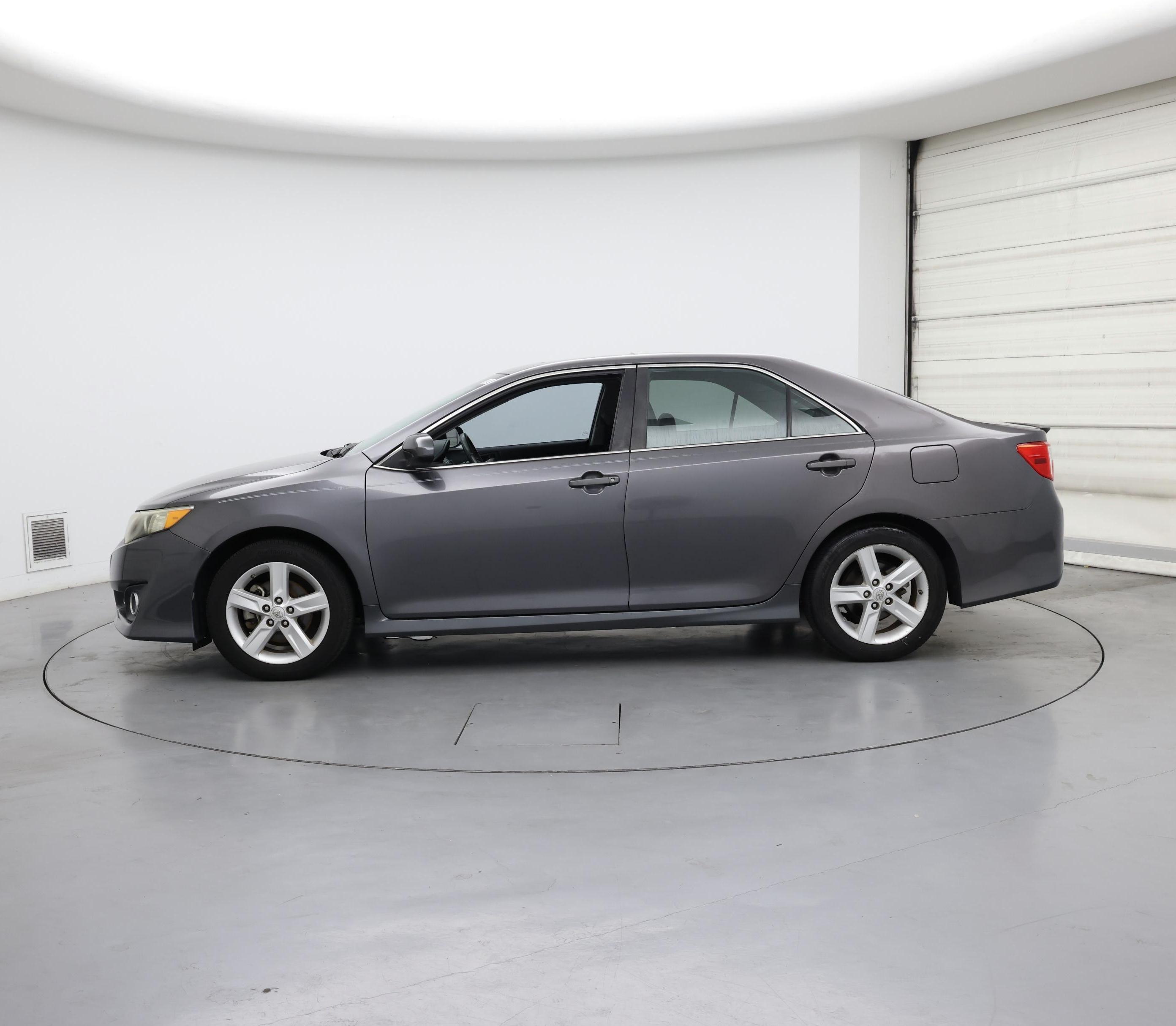 Thumbnail: 2014 Toyota Camry - 3