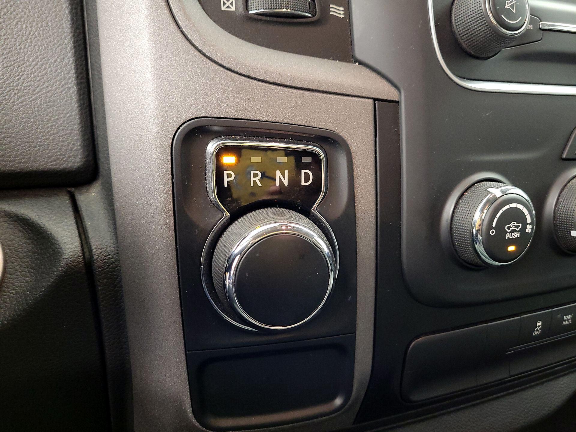 Thumbnail: 2019 RAM 1500 Classic - 17