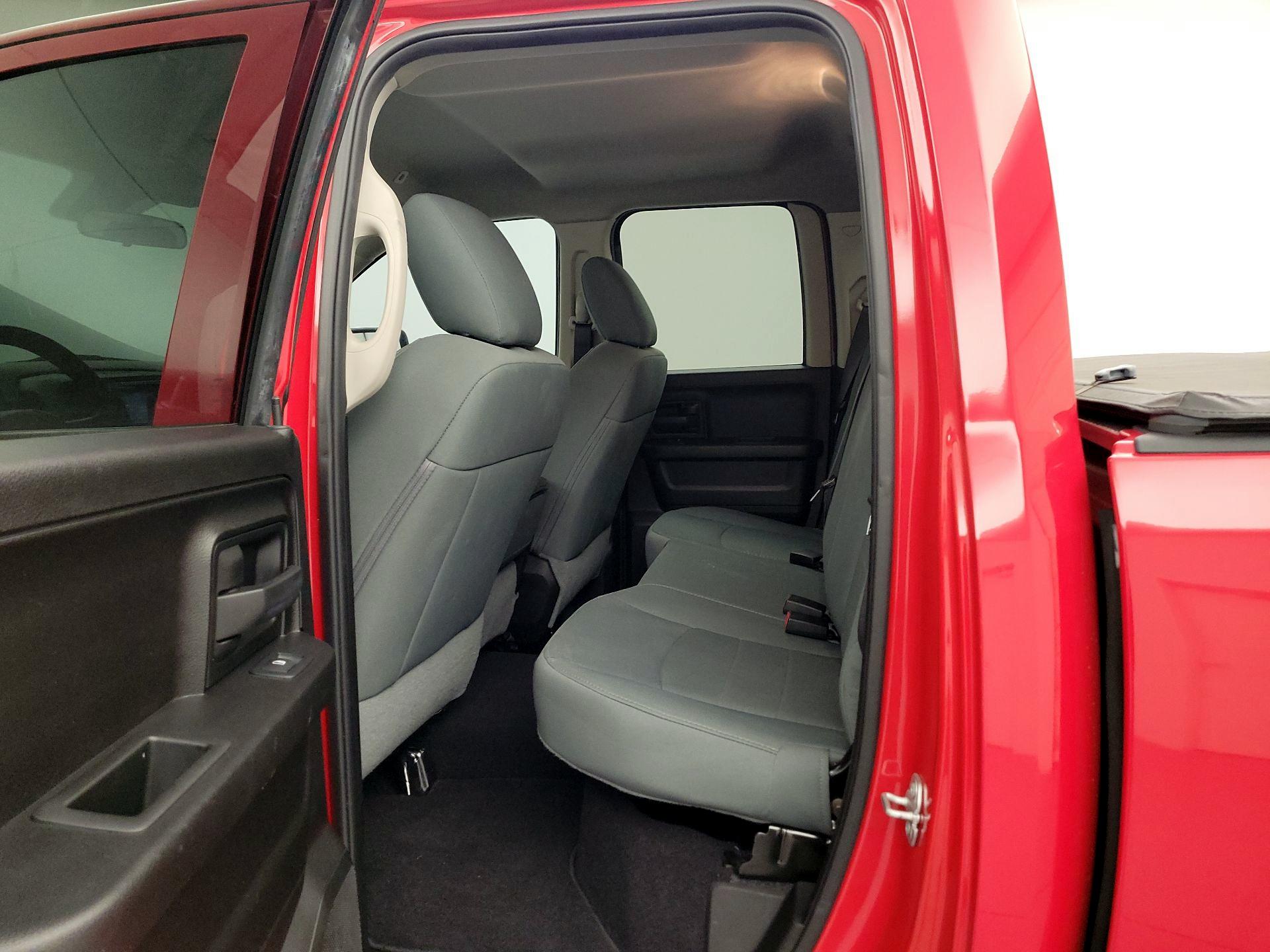 Thumbnail: 2019 RAM 1500 Classic - 18
