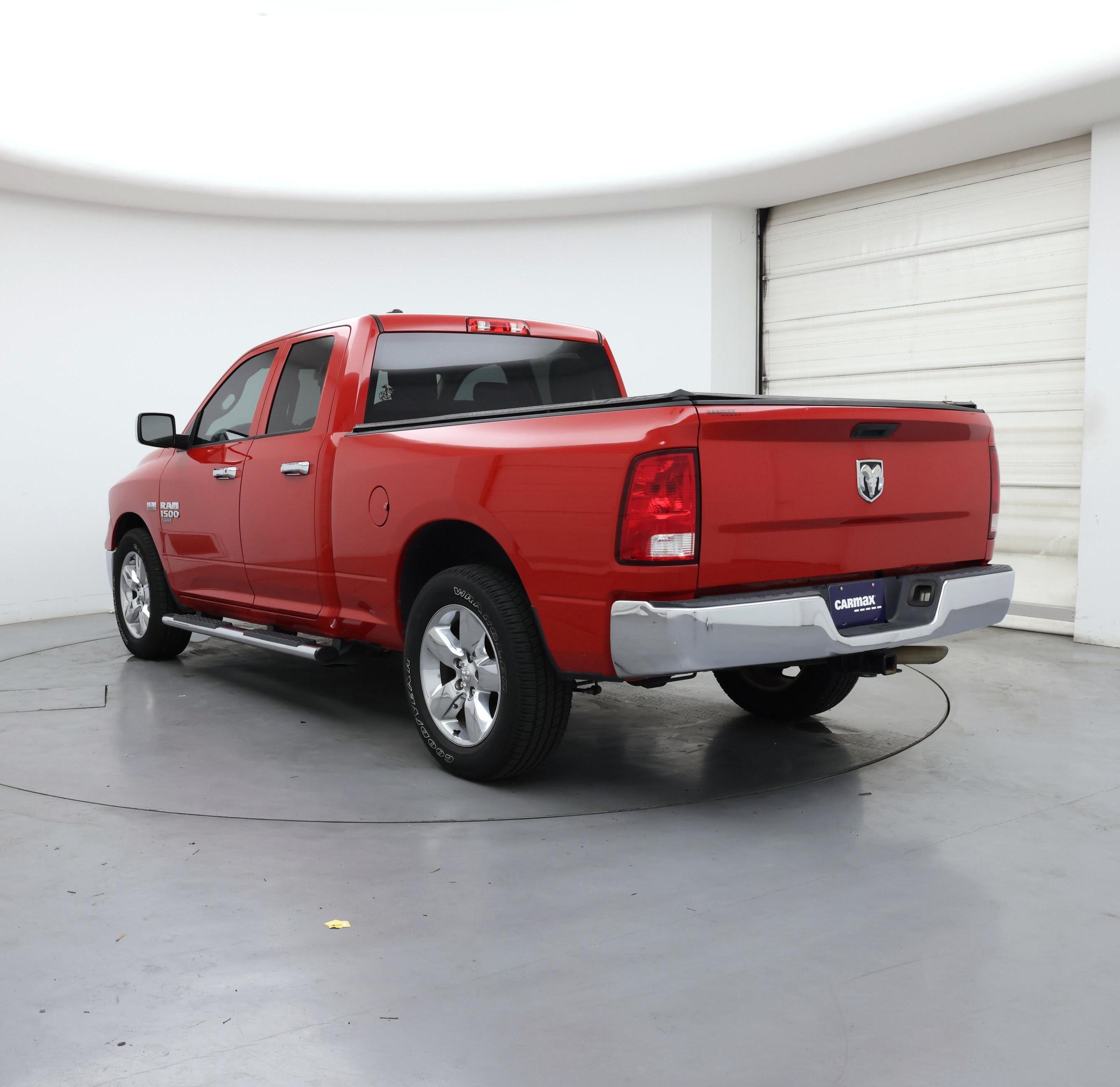 Thumbnail: 2019 RAM 1500 Classic - 2