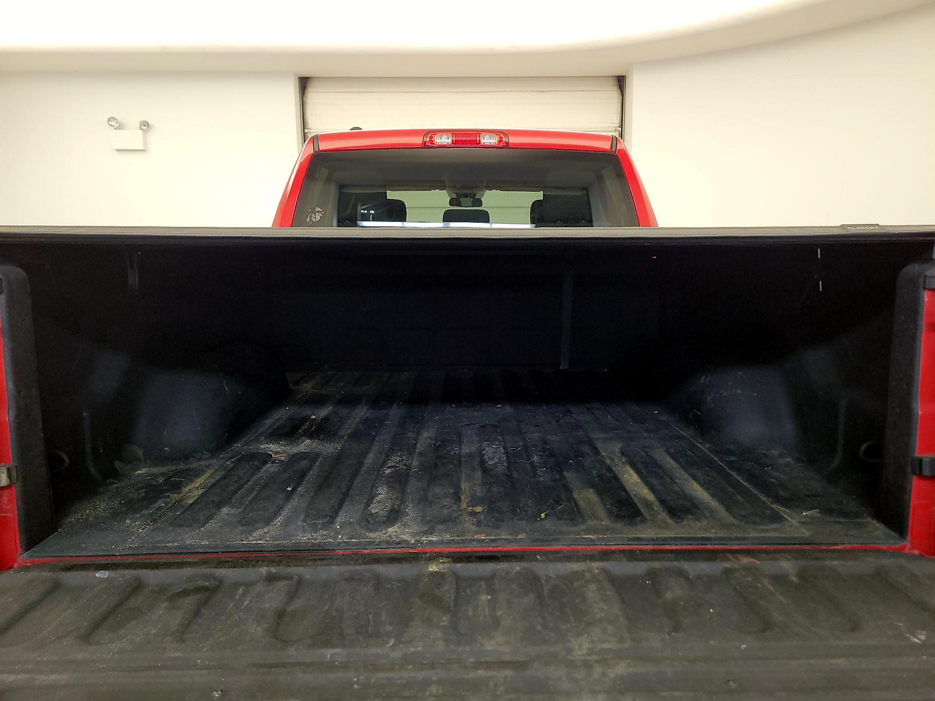 Thumbnail: 2019 RAM 1500 Classic - 19