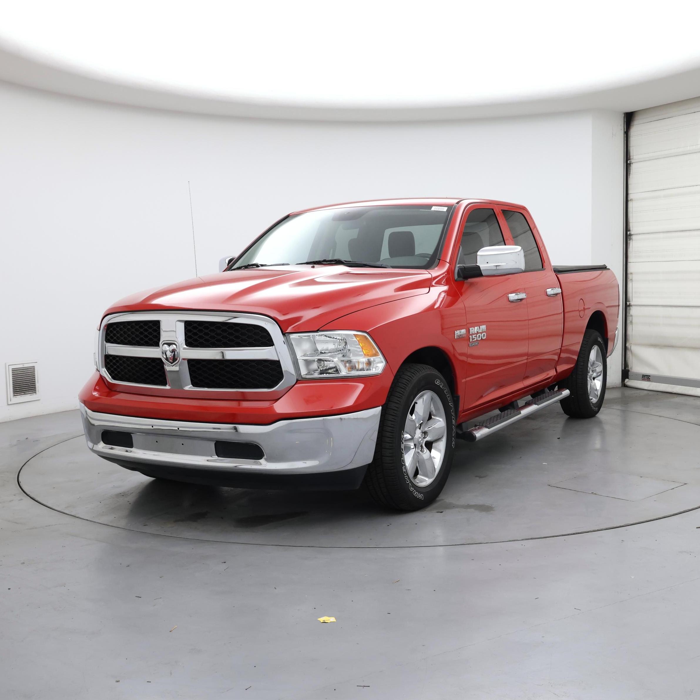 Thumbnail: 2019 RAM 1500 Classic - 4