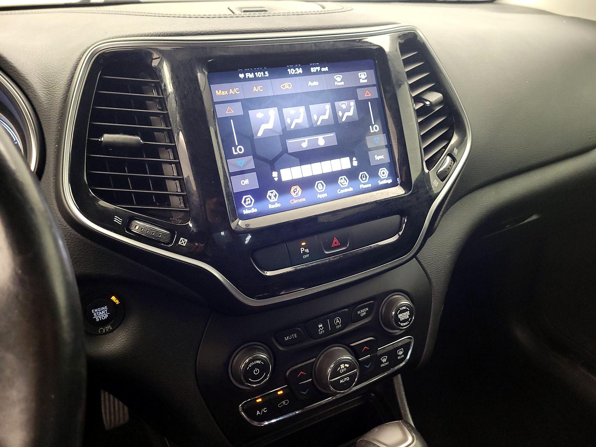 Thumbnail: 2019 Jeep Cherokee - 16