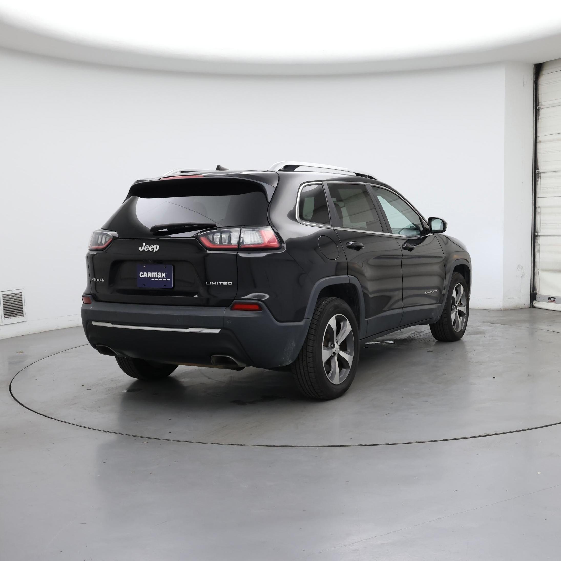 Thumbnail: 2019 Jeep Cherokee - 8