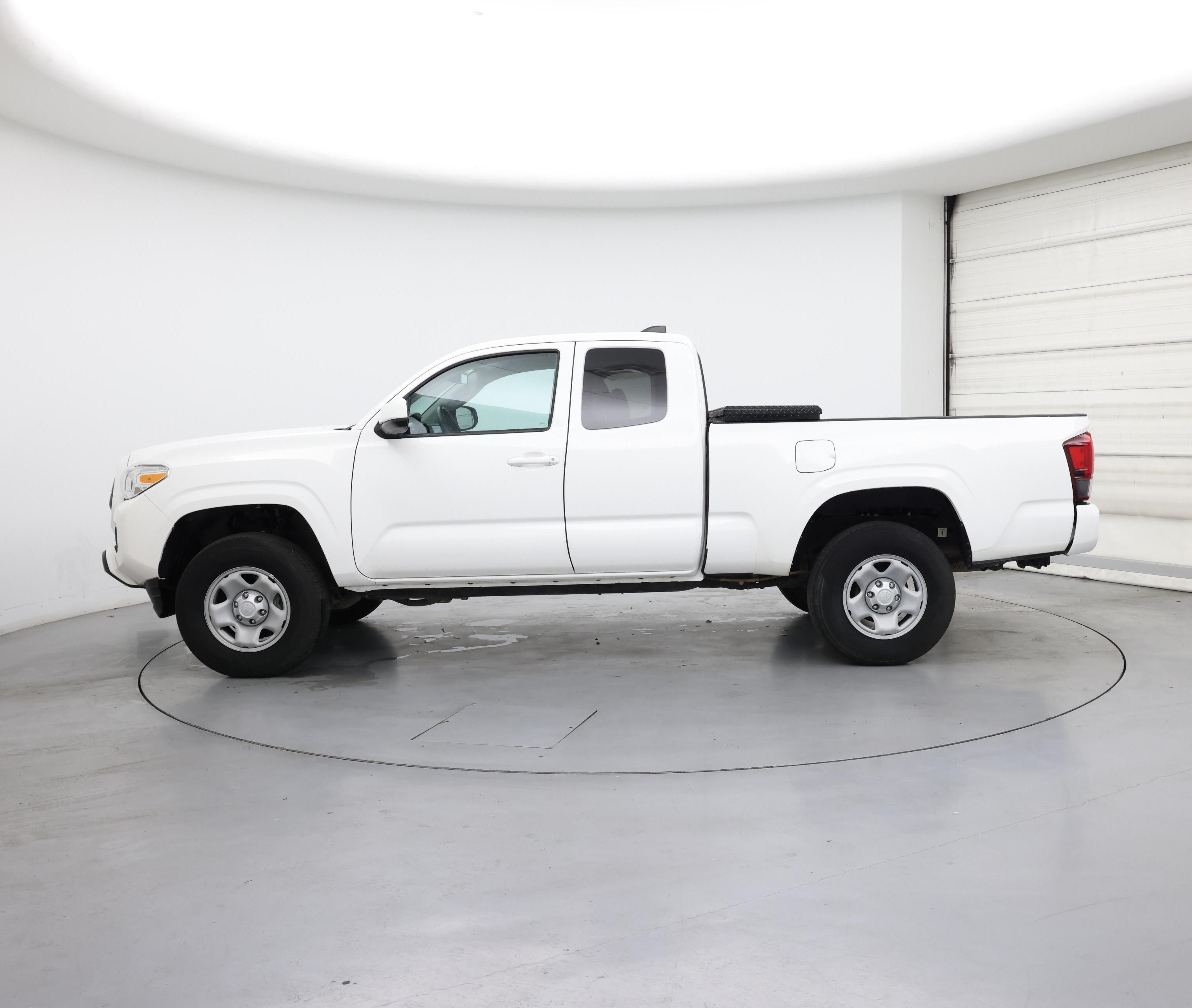 Thumbnail: 2022 Toyota Tacoma - 3