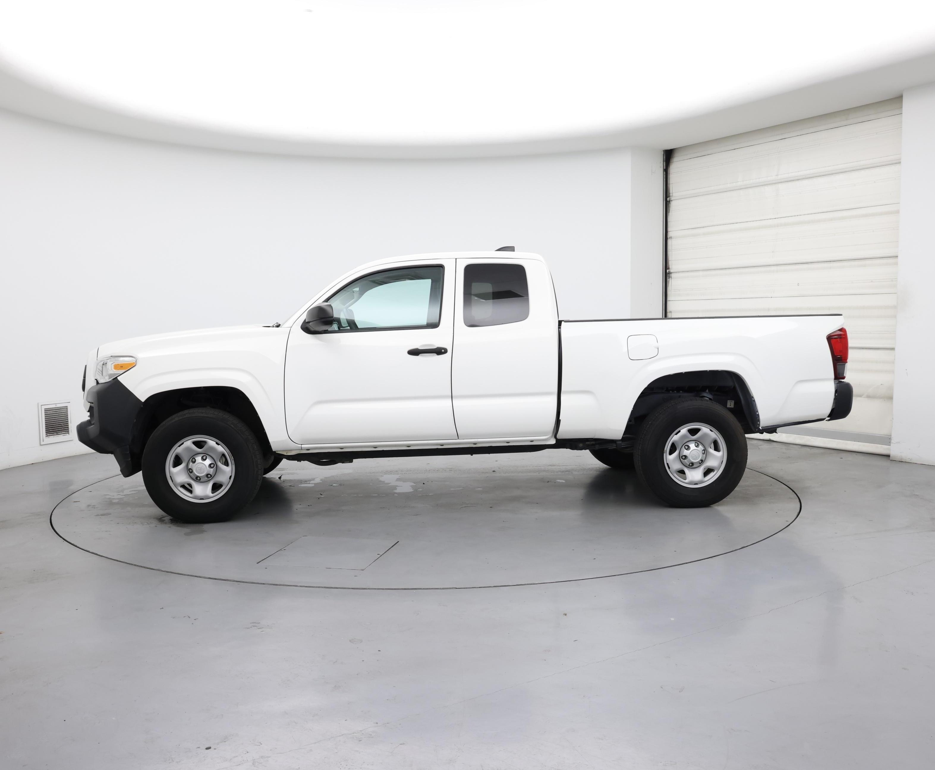 Thumbnail: 2022 Toyota Tacoma - 3