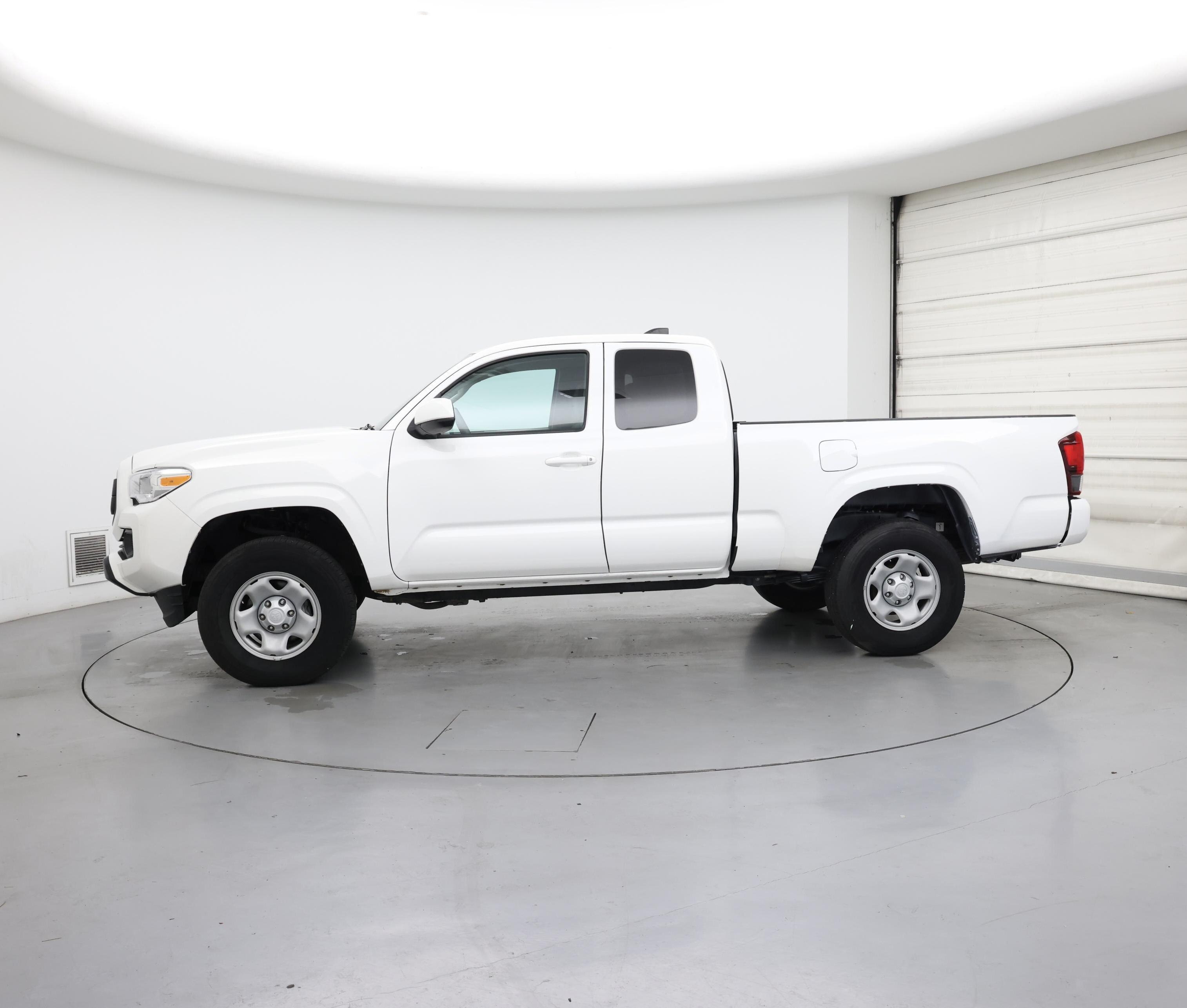 Thumbnail: 2022 Toyota Tacoma - 3