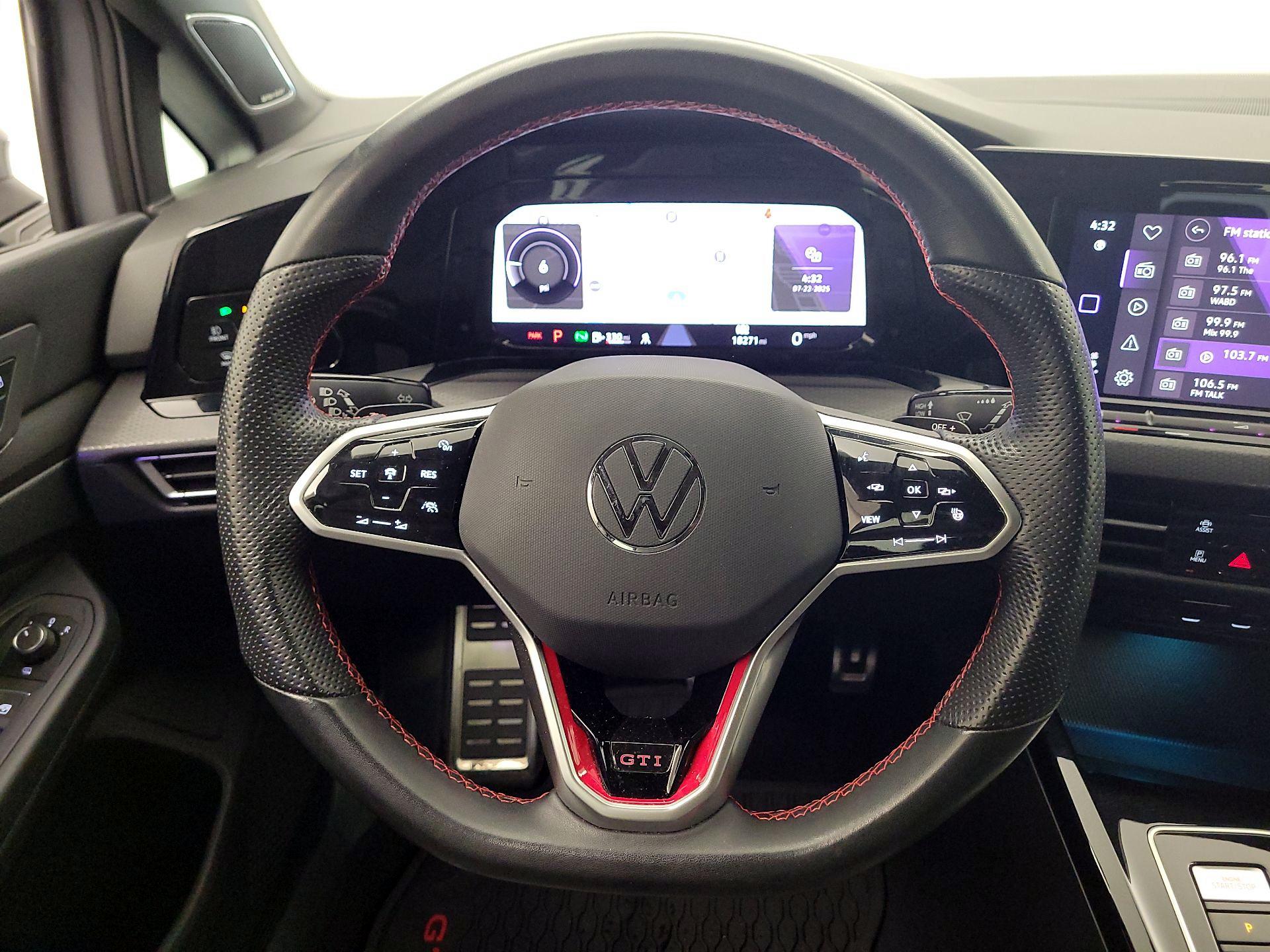 Thumbnail: 2023 Volkswagen Golf - 10