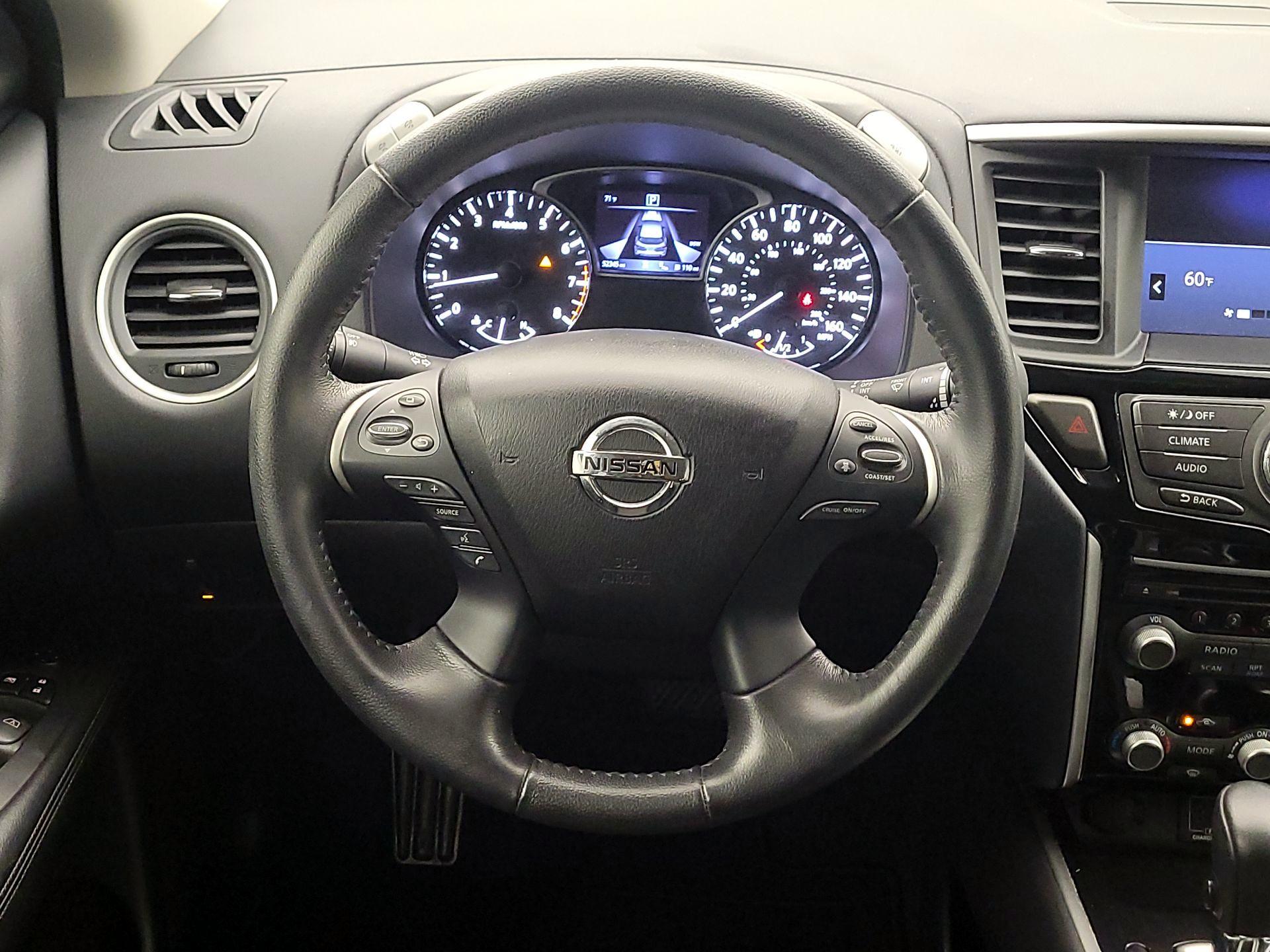 Thumbnail: 2020 Nissan Pathfinder - 10