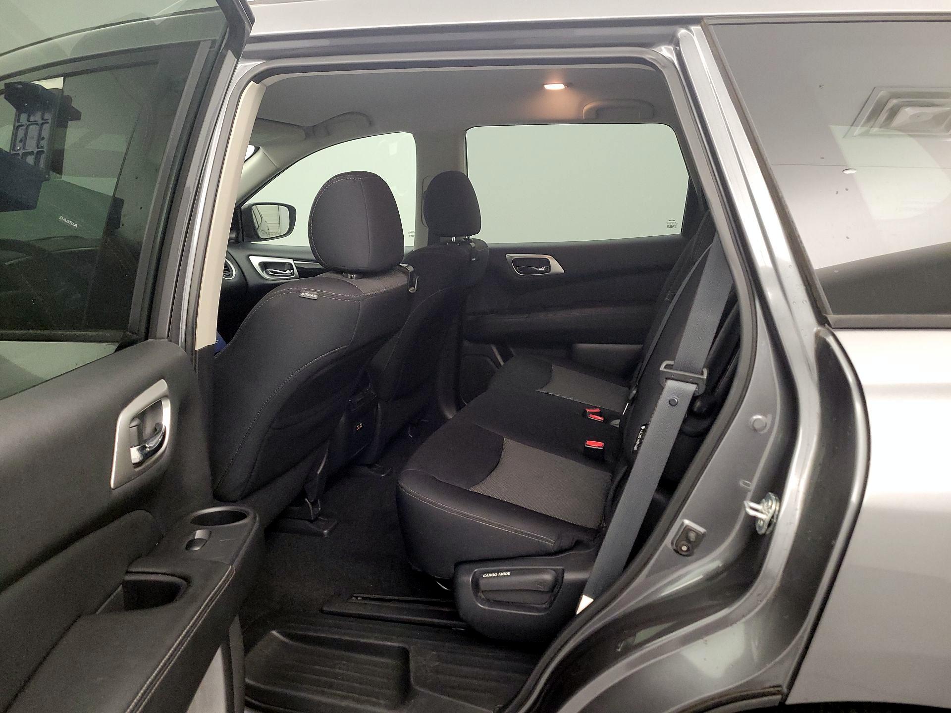 Thumbnail: 2020 Nissan Pathfinder - 18