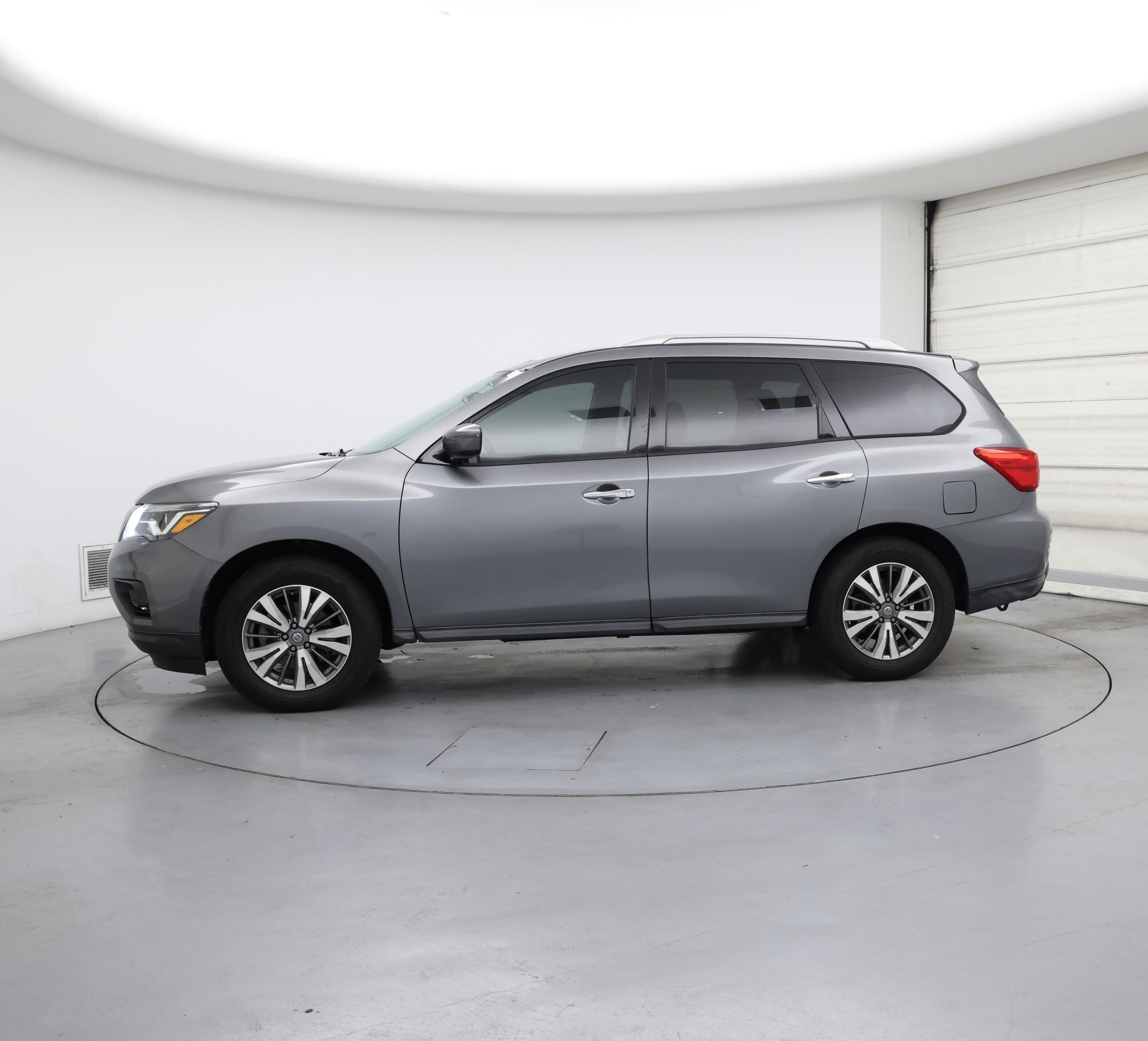 Thumbnail: 2020 Nissan Pathfinder - 3