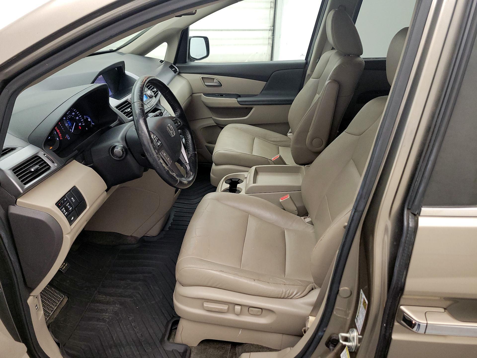 Thumbnail: 2013 Honda Odyssey - 11