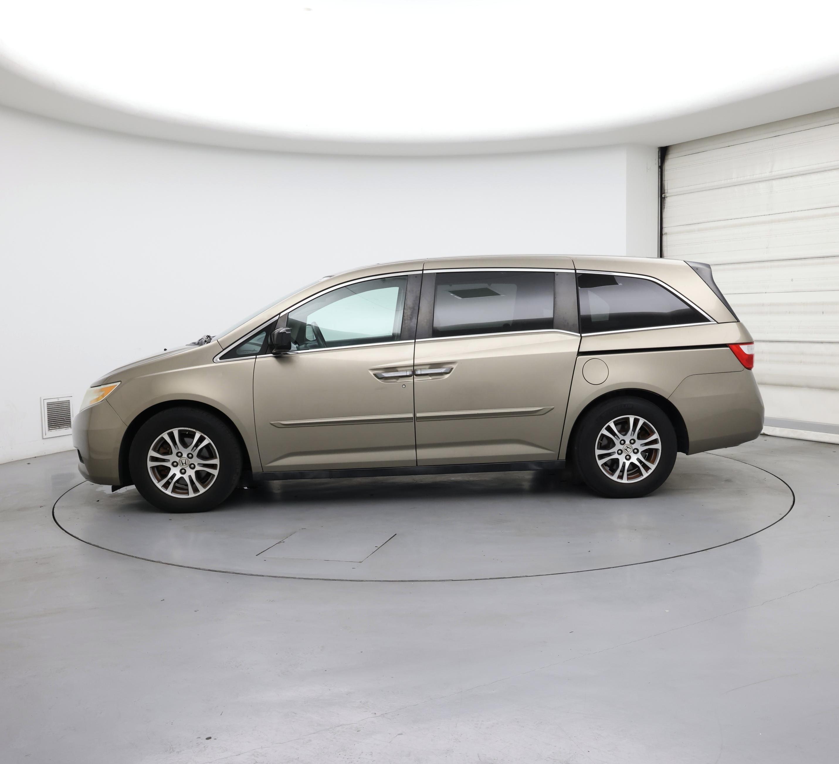 Thumbnail: 2013 Honda Odyssey - 3
