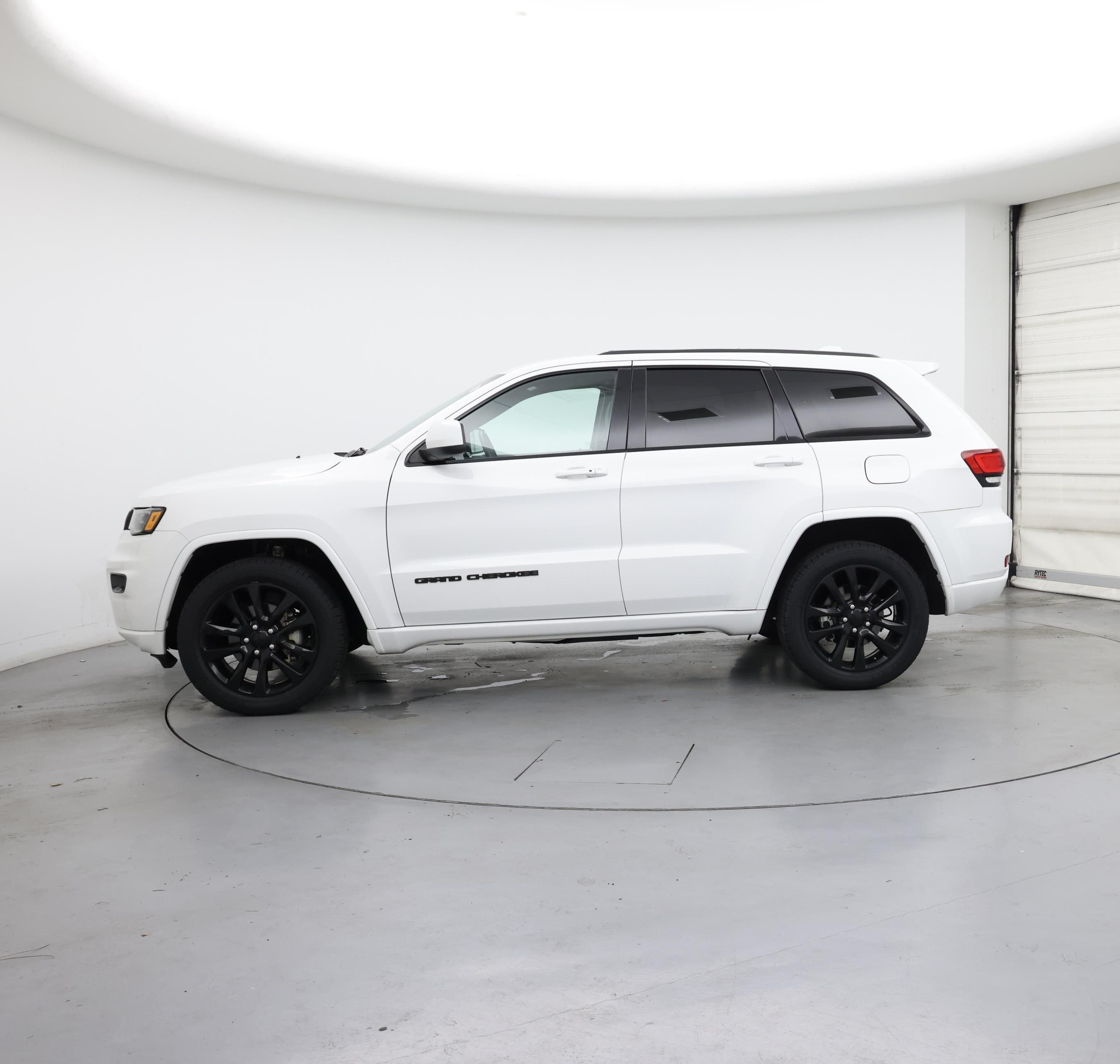 Thumbnail: 2020 Jeep Grand Cherokee - 3
