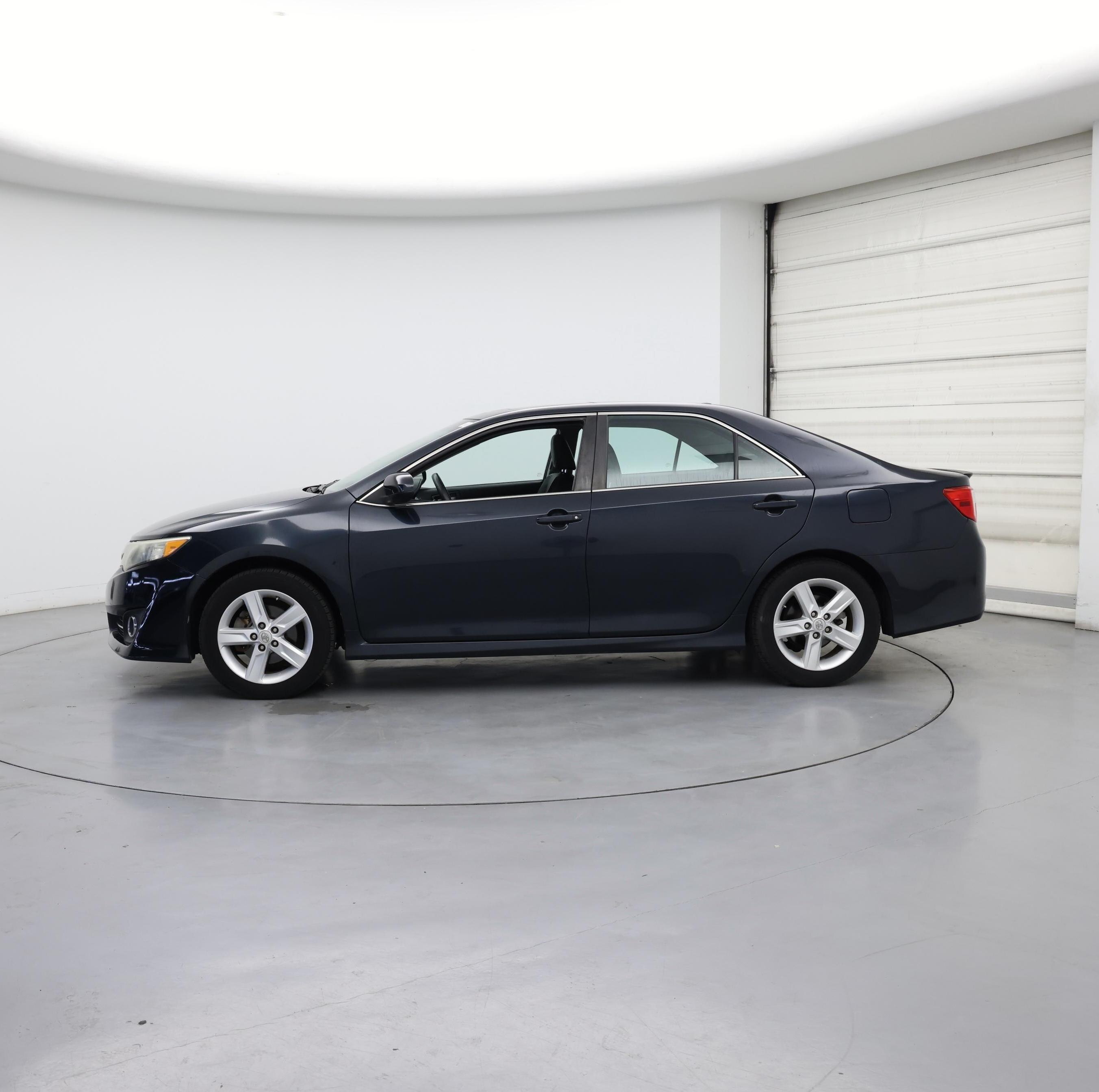 Thumbnail: 2014 Toyota Camry - 3