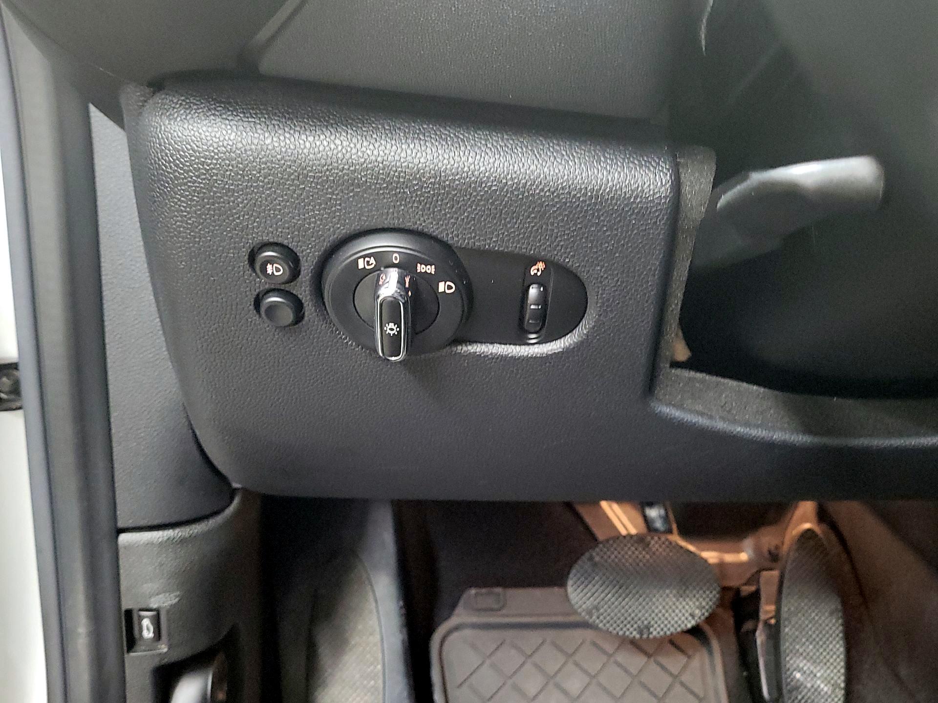 Thumbnail: 2019 MINI Cooper Hardtop - 13