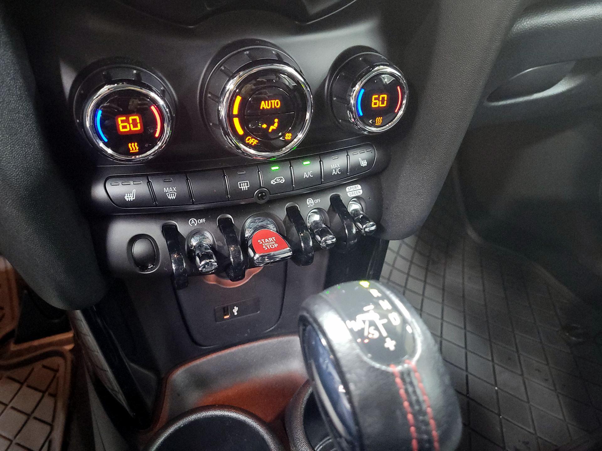 Thumbnail: 2019 MINI Cooper Hardtop - 15