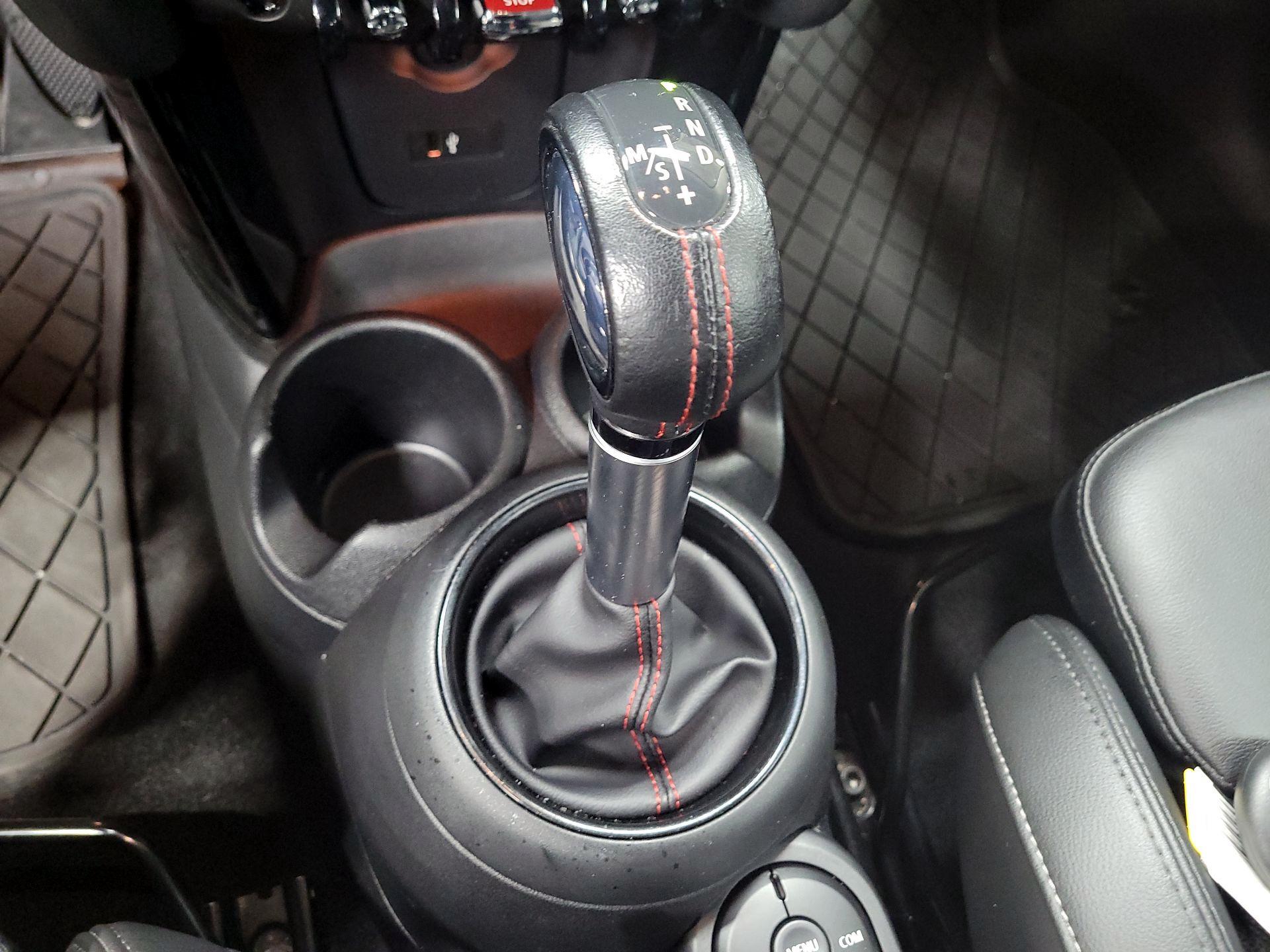 Thumbnail: 2019 MINI Cooper Hardtop - 16