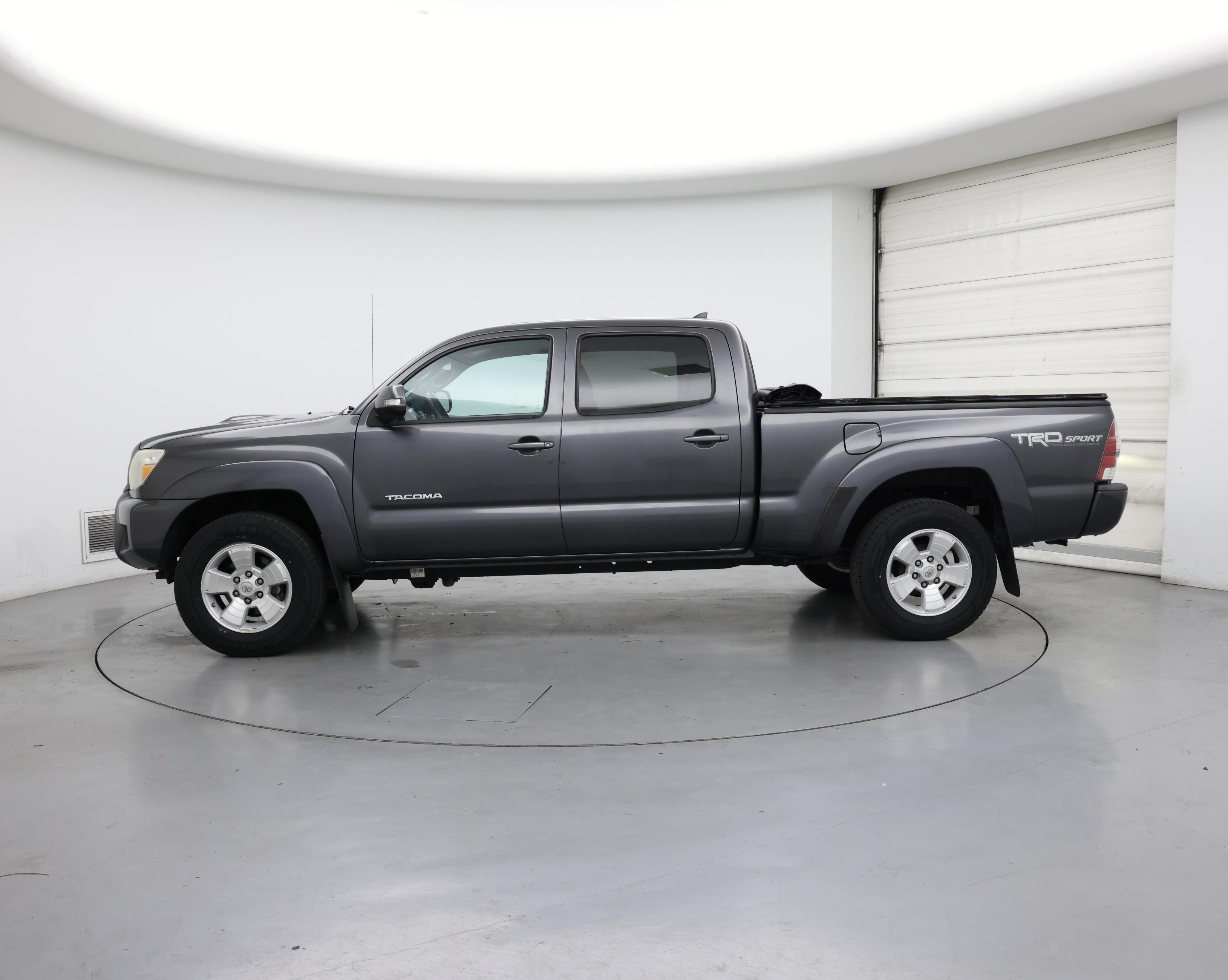 Thumbnail: 2015 Toyota Tacoma - 3