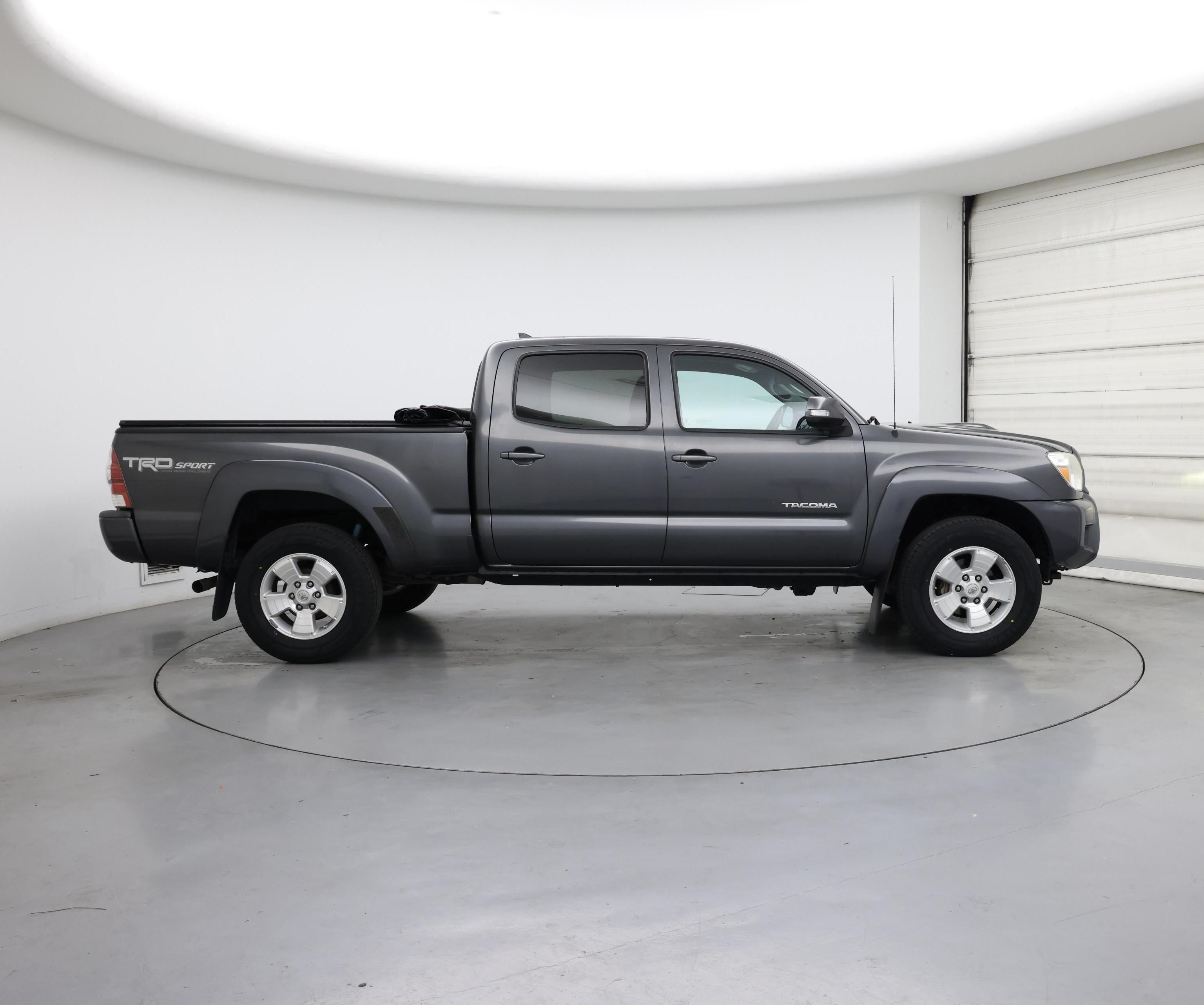 Thumbnail: 2015 Toyota Tacoma - 7