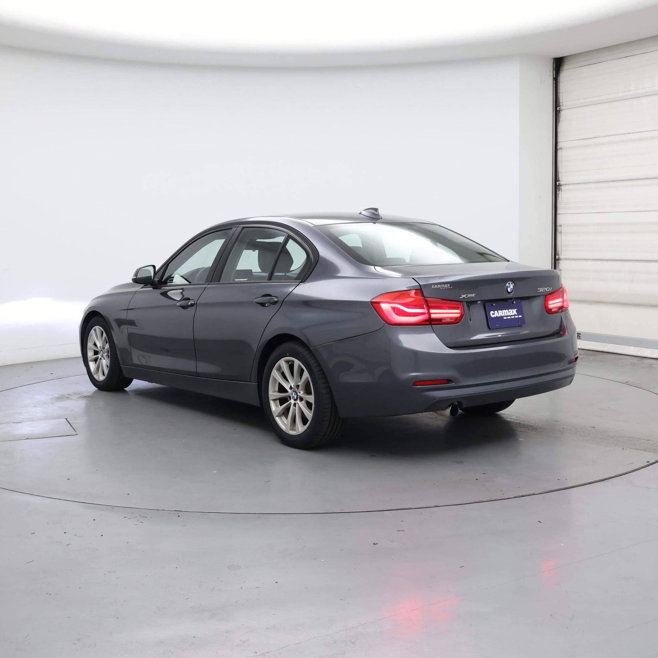 Thumbnail: 2018 BMW 3 Series - 2