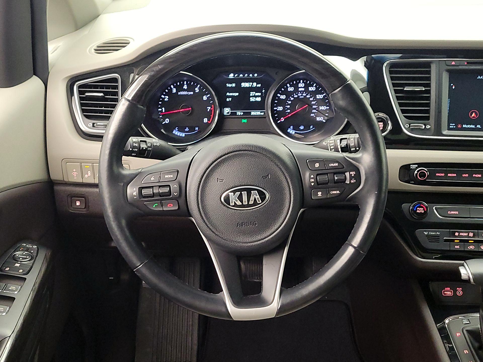 Thumbnail: 2017 Kia Sedona - 10