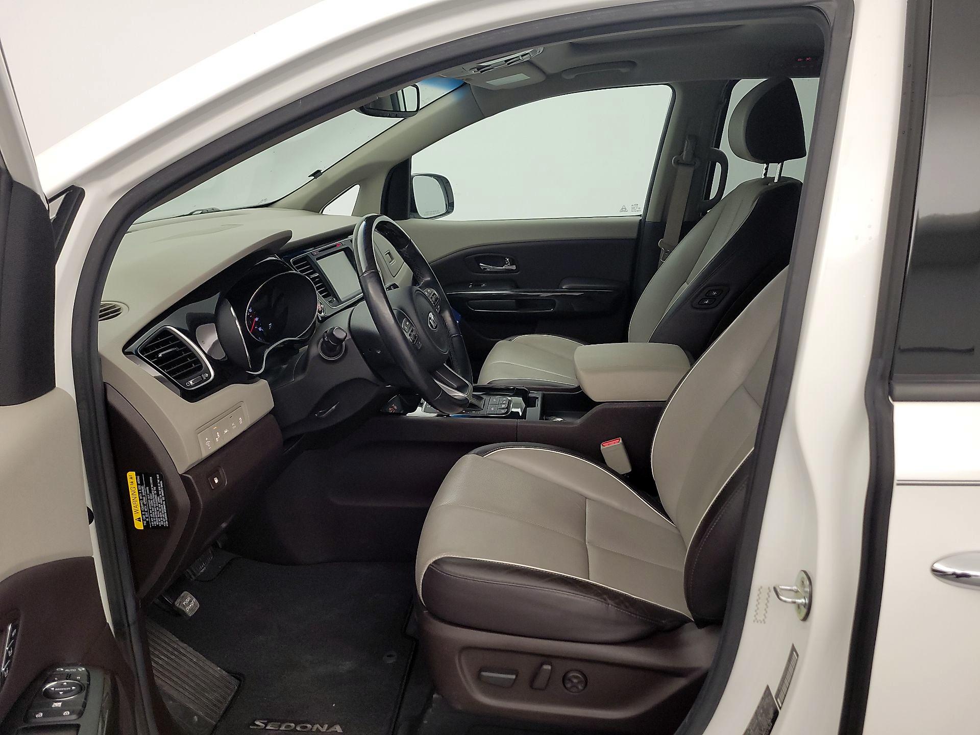 Thumbnail: 2017 Kia Sedona - 11