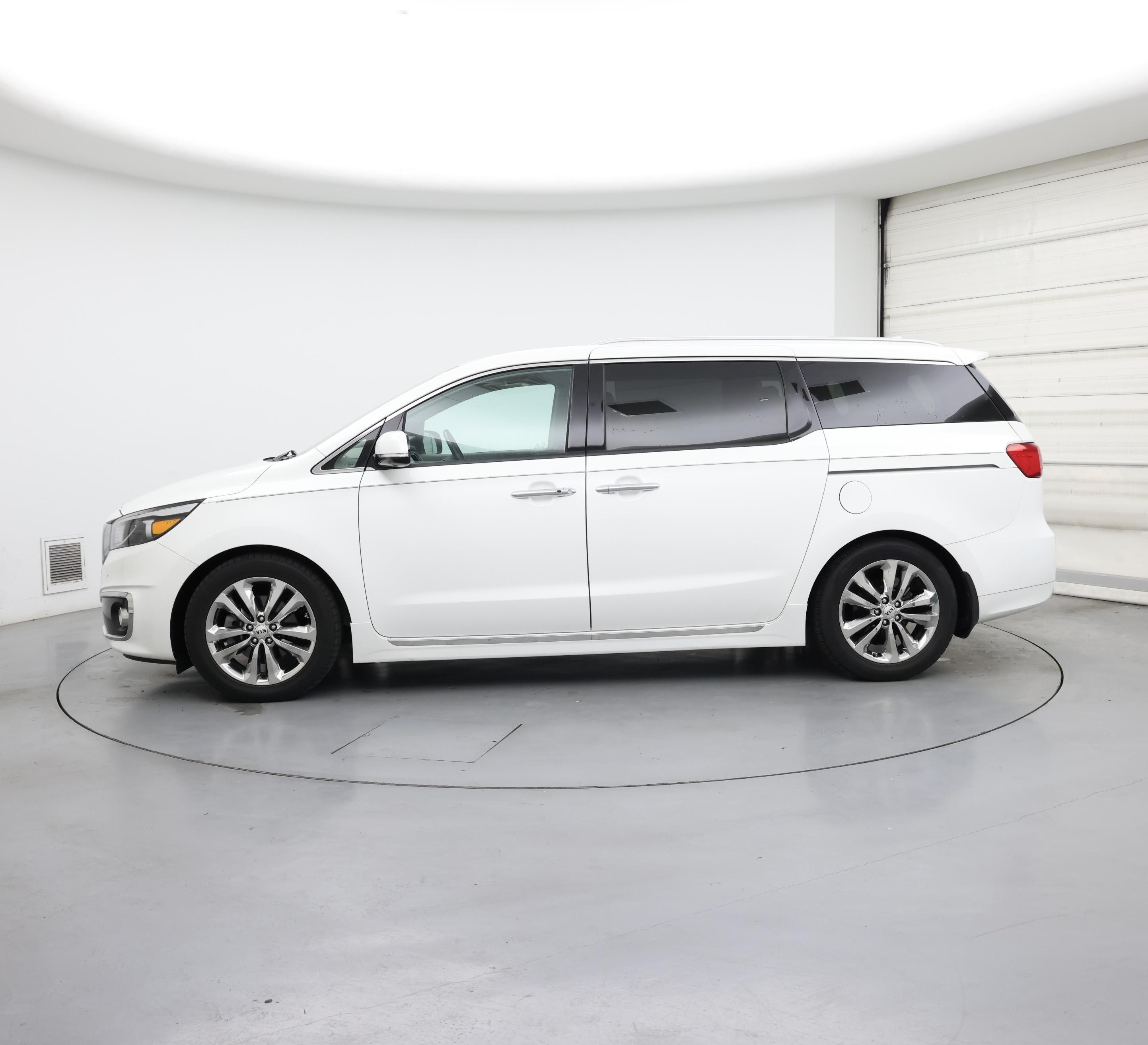 Thumbnail: 2017 Kia Sedona - 3