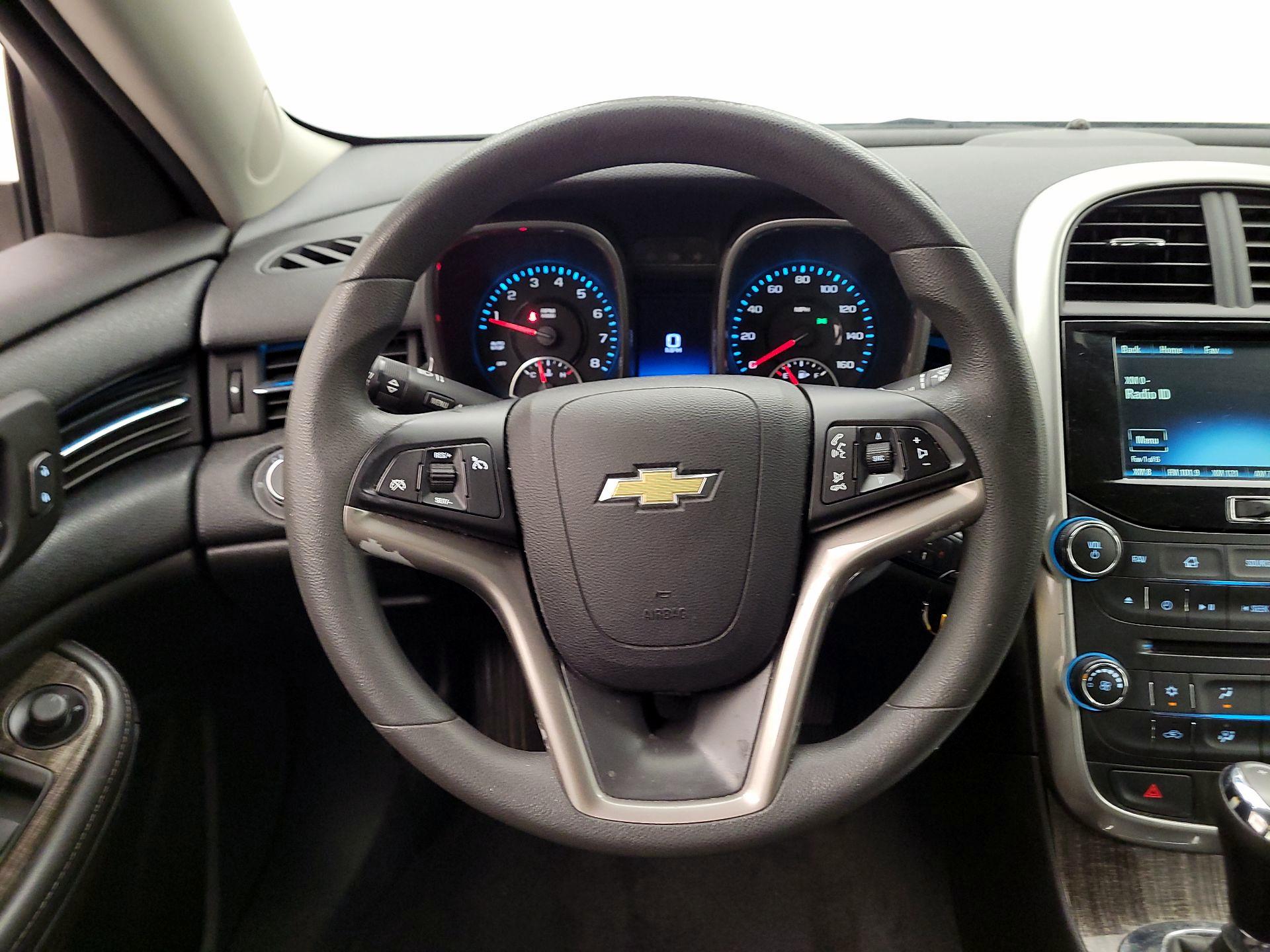 Thumbnail: 2015 Chevrolet Malibu - 10