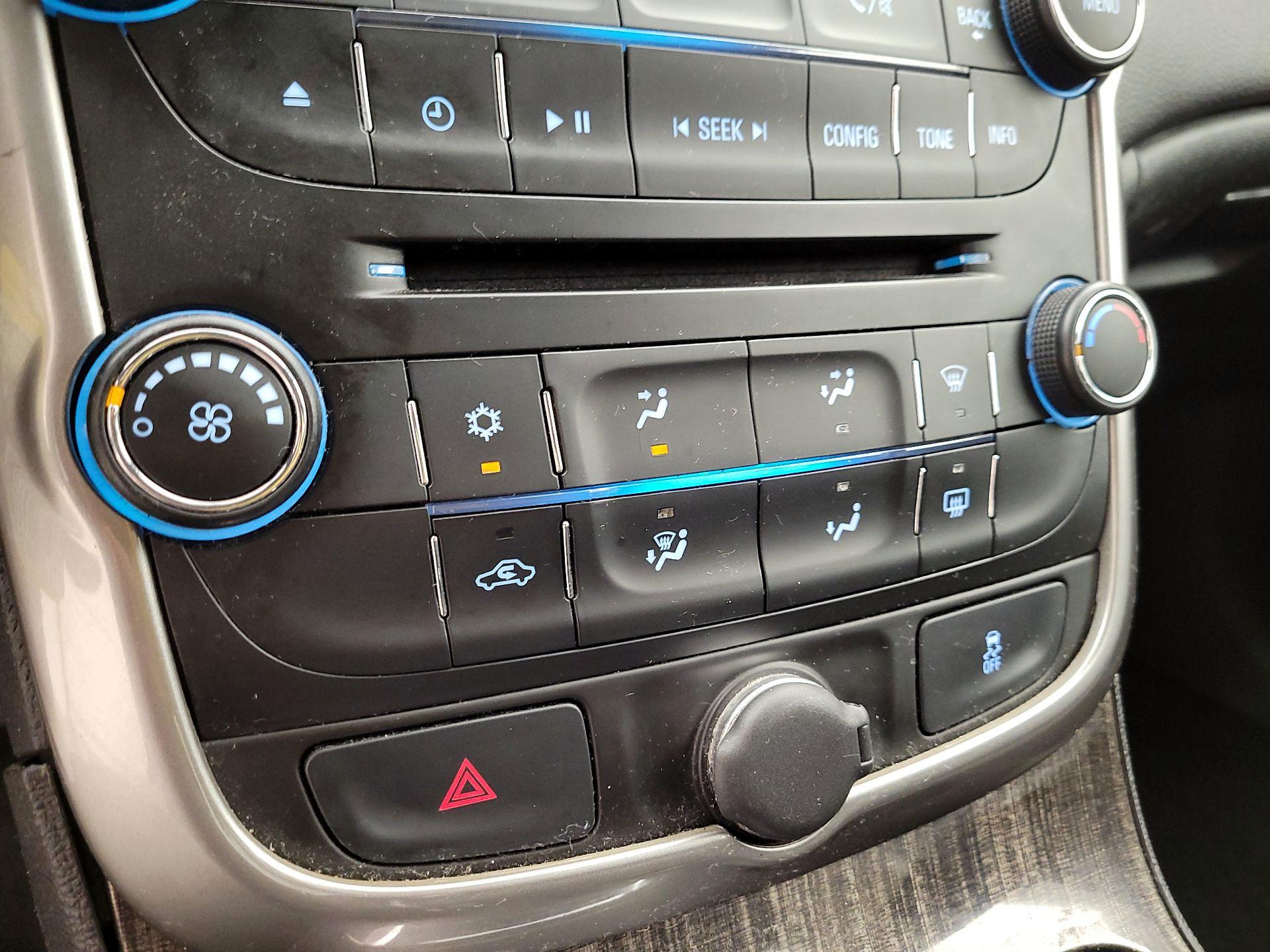 Thumbnail: 2015 Chevrolet Malibu - 16