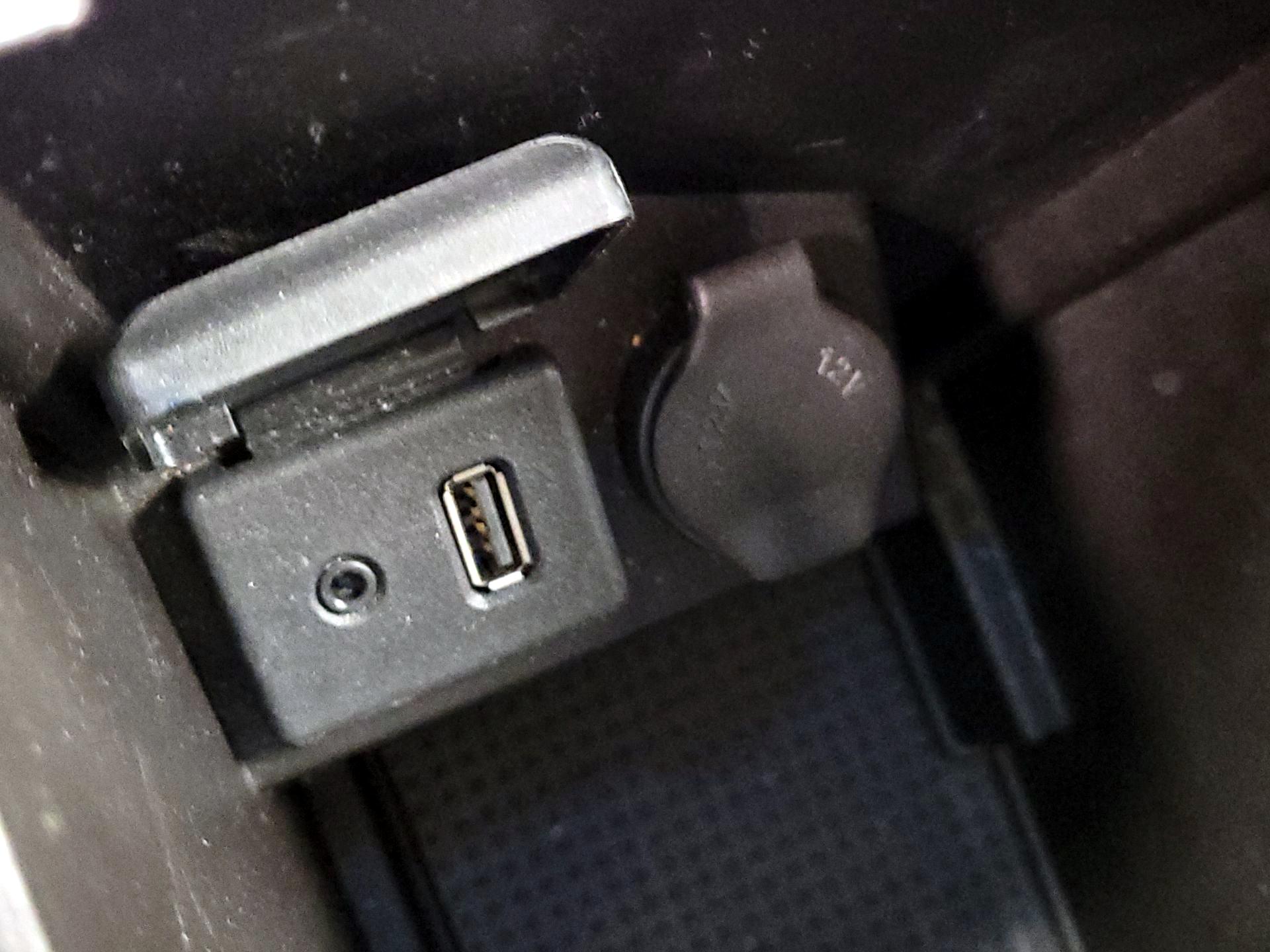 Thumbnail: 2015 Chevrolet Malibu - 18