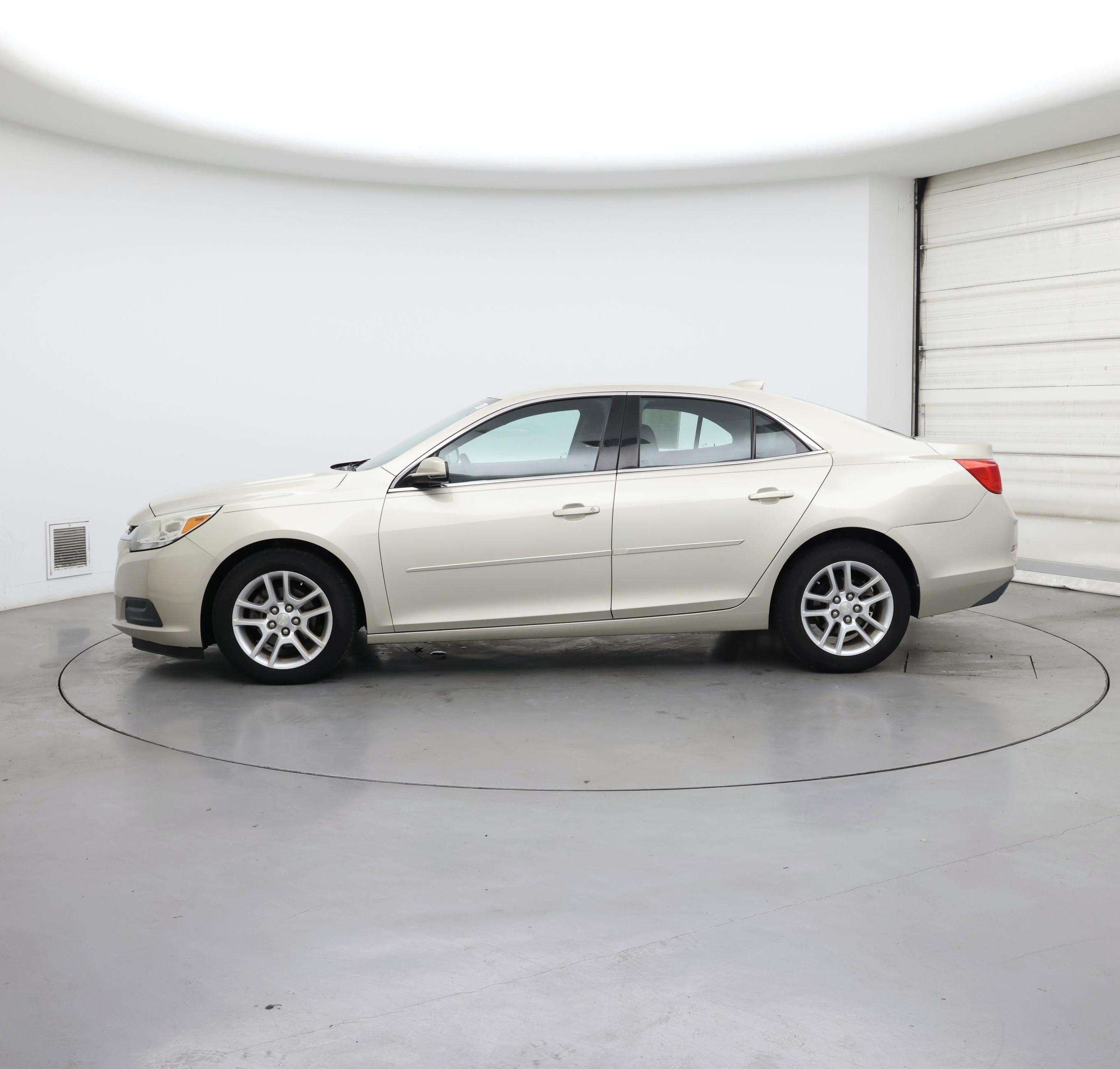 Thumbnail: 2015 Chevrolet Malibu - 3