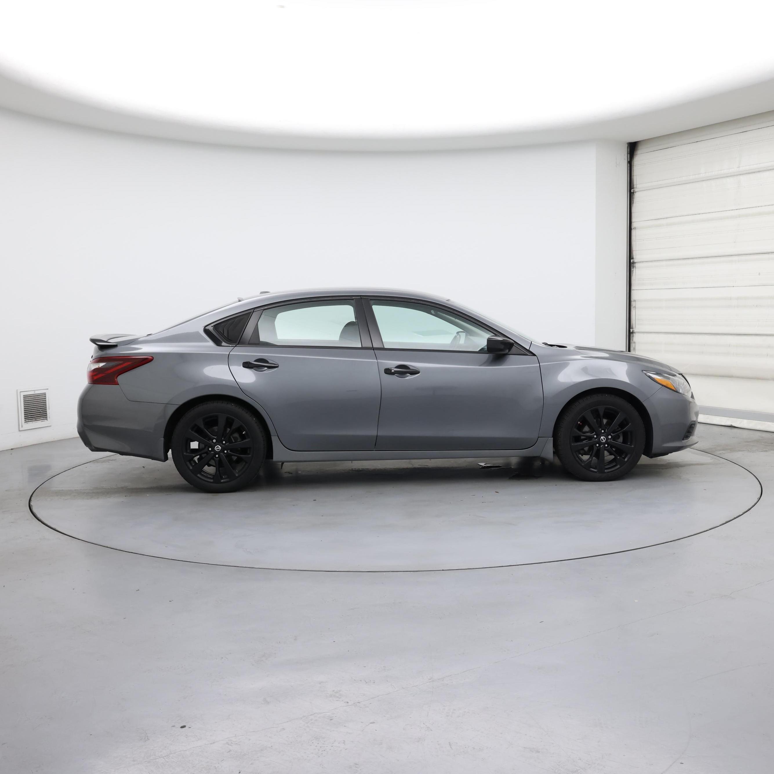 Thumbnail: 2018 Nissan Altima - 7